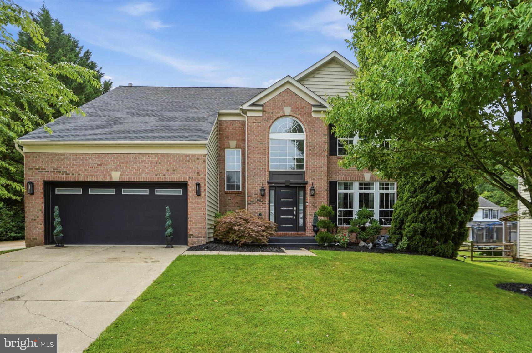 10 GRAVESWOOD COURT