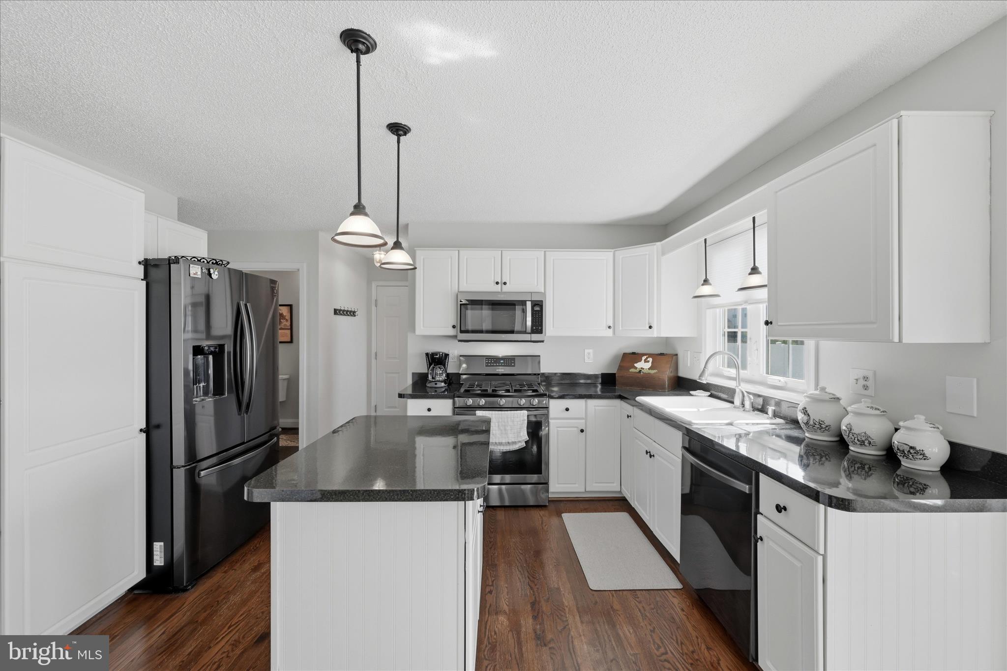 WOODSIDE ESTATES - Residential