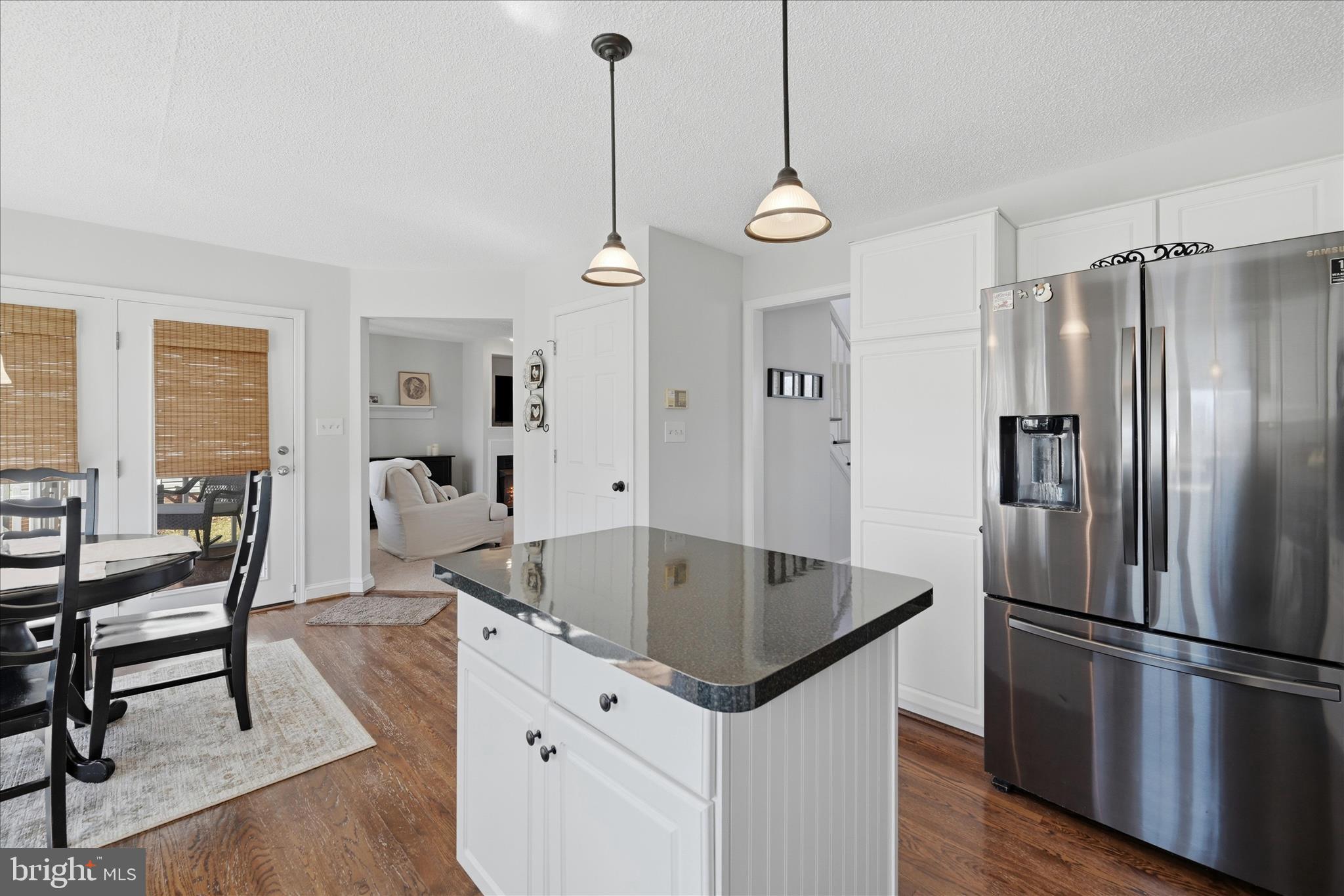 WOODSIDE ESTATES - Residential