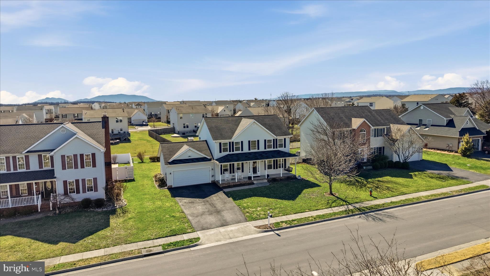 WOODSIDE ESTATES - Residential