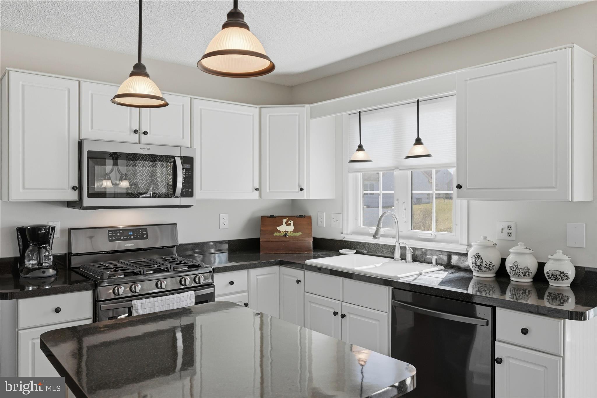 WOODSIDE ESTATES - Residential