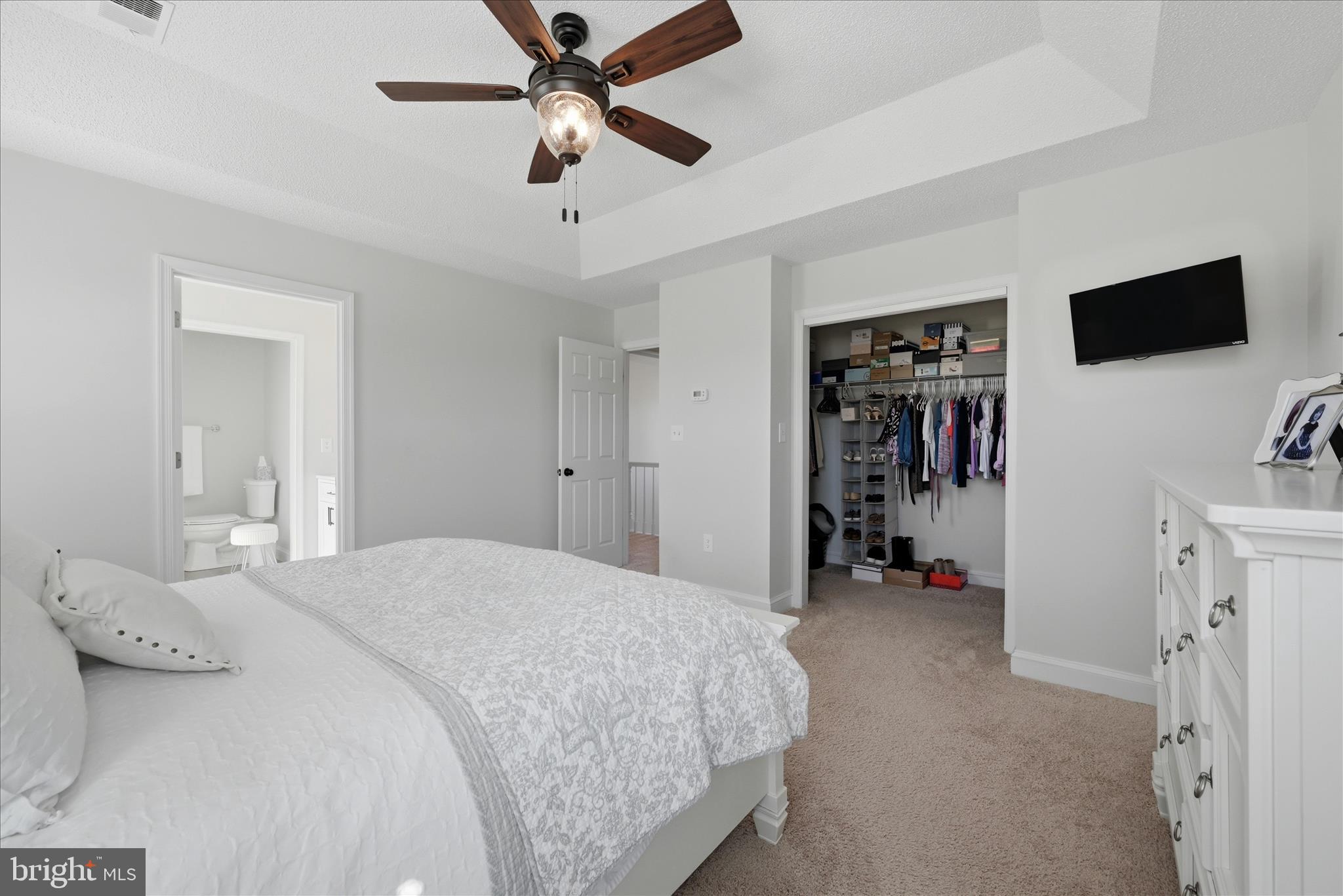 WOODSIDE ESTATES - Residential