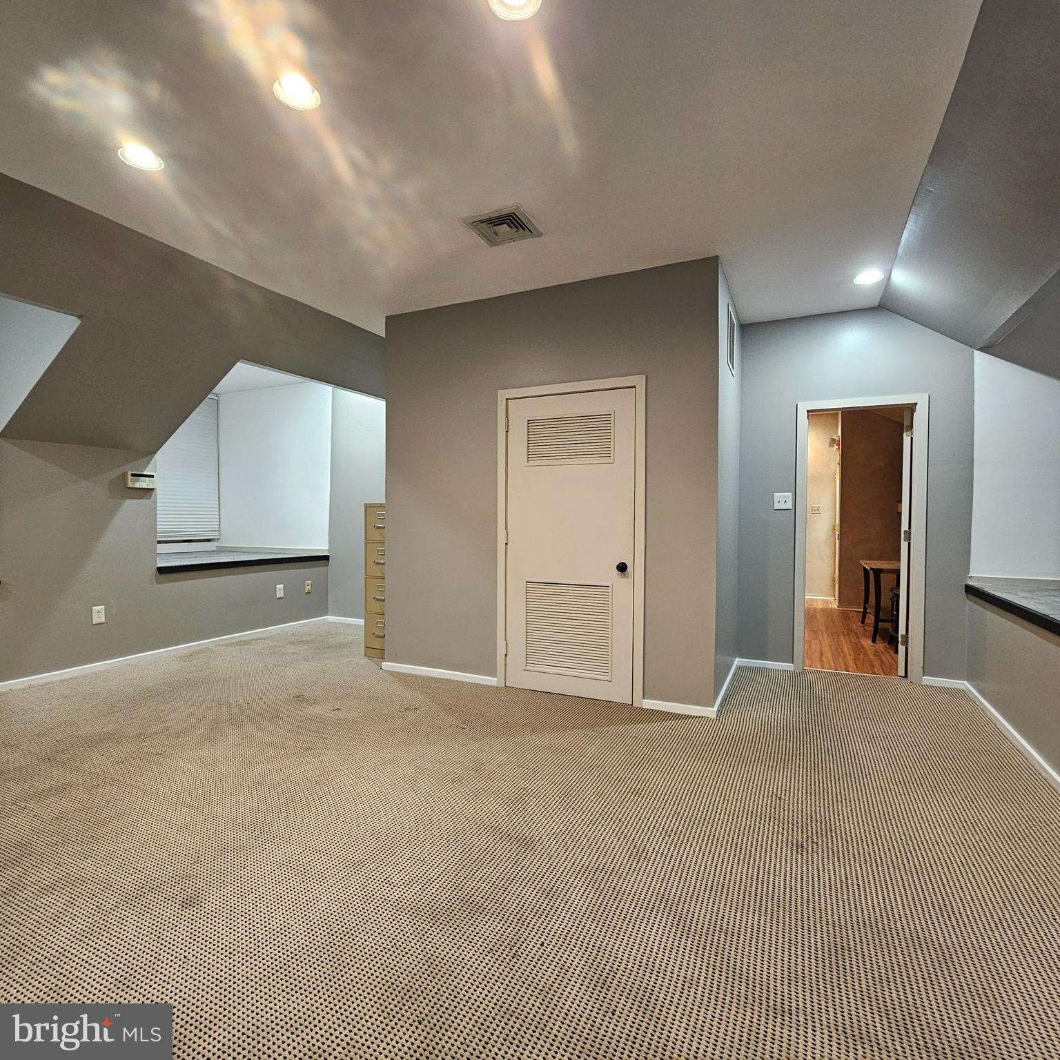 2581 E CHESTNUT AVENUE A9