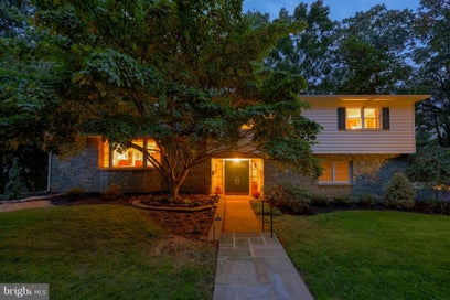 1222 HILLCREST ROAD AKRON PA 17501