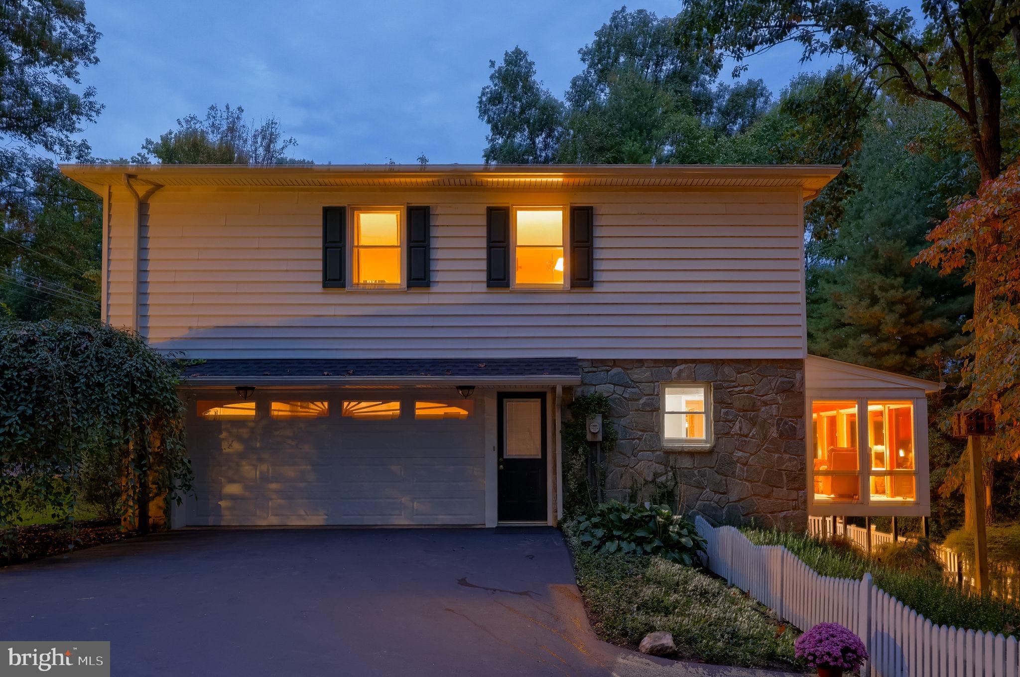 1222 HILLCREST ROAD