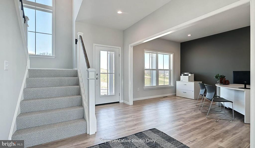 Photo of 104 Notting Hill Court, MECHANICSBURG, PA 17050 (MLS # PACB2044326)