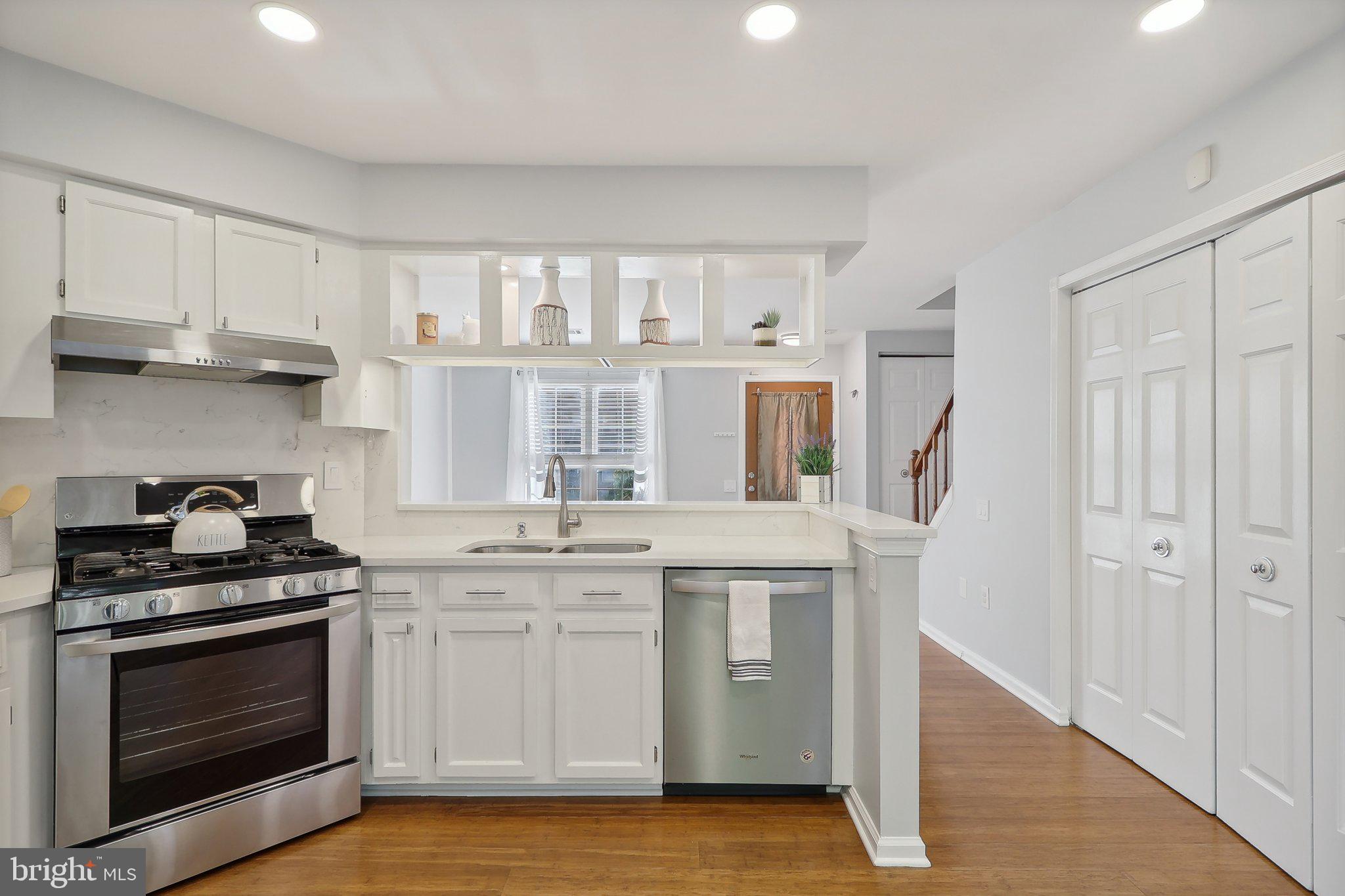 LAKE RIDGE - Residential