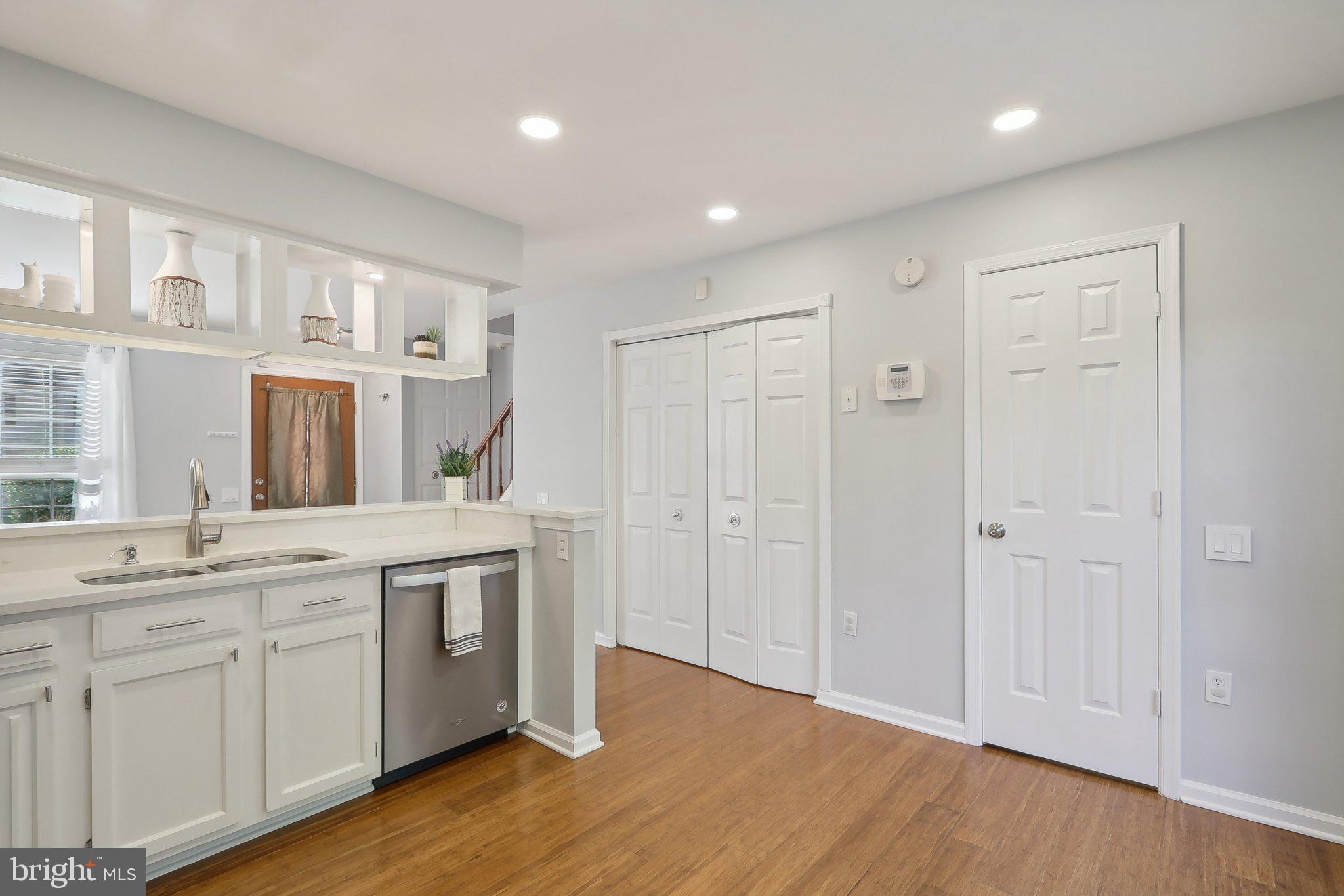 LAKE RIDGE - Residential