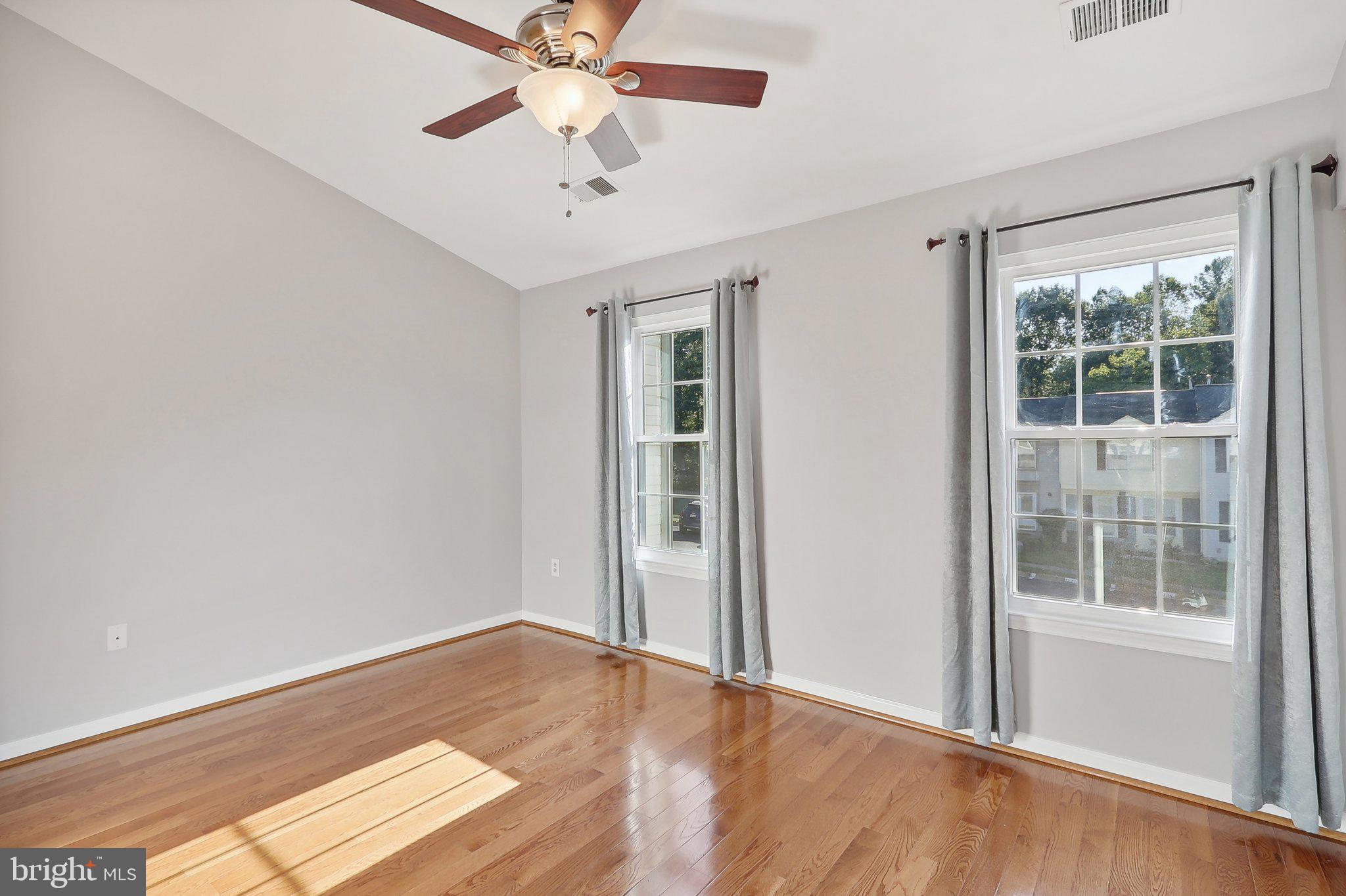 LAKE RIDGE - Residential