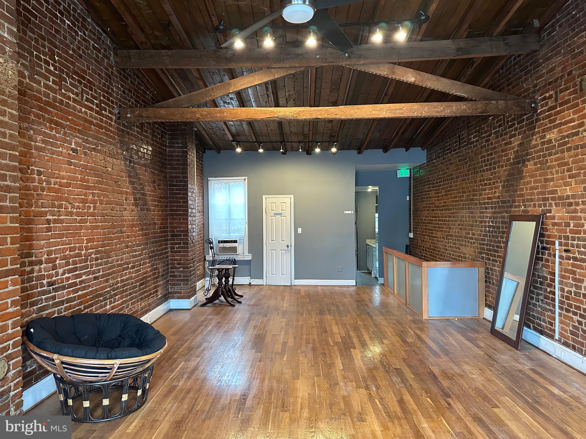 GEORGETOWN - Commercial Sale