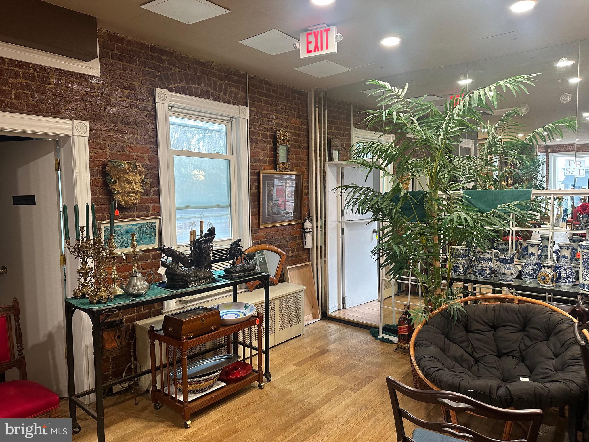 GEORGETOWN - Commercial Sale