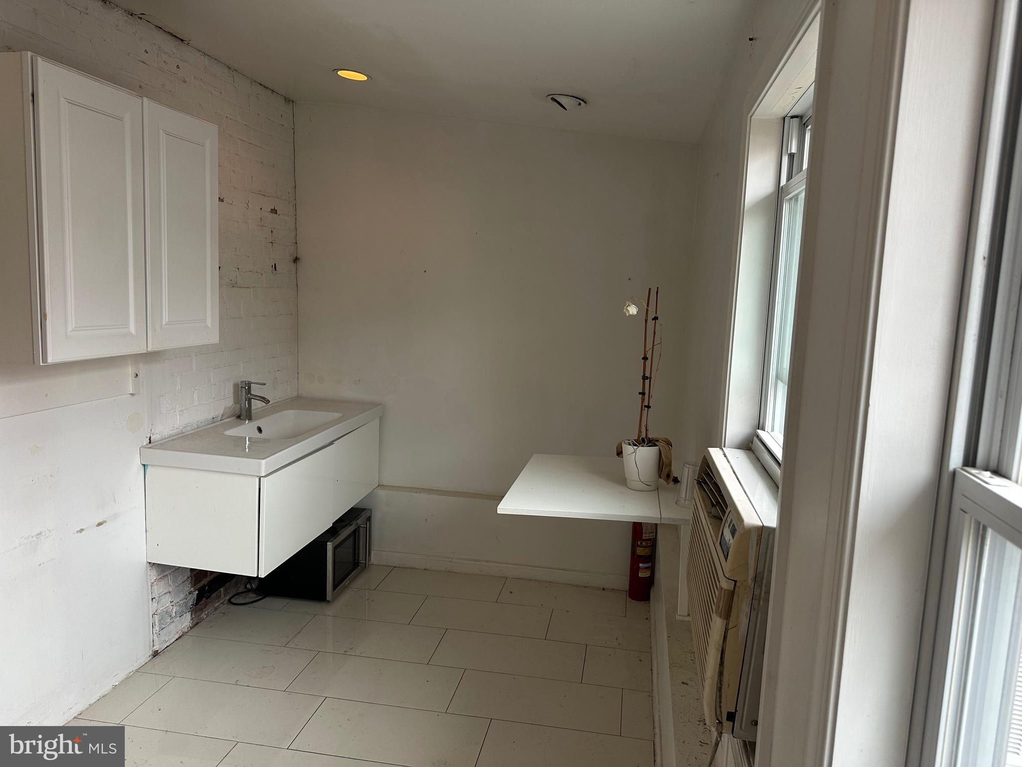 GEORGETOWN - Commercial Sale