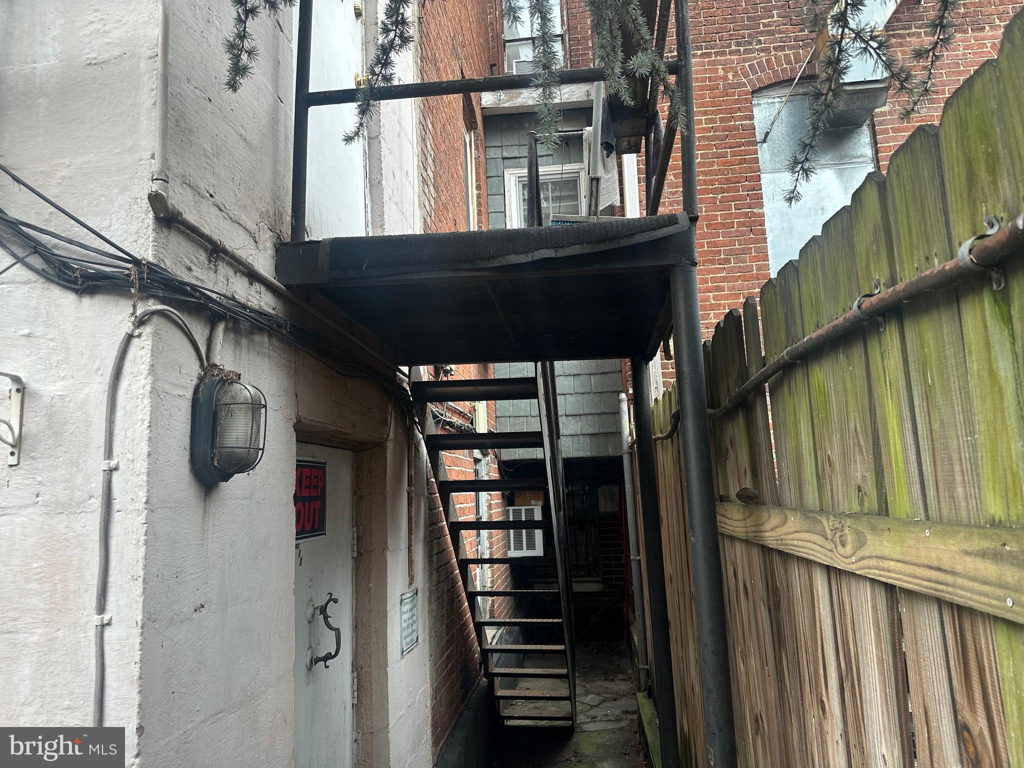 GEORGETOWN - Commercial Sale