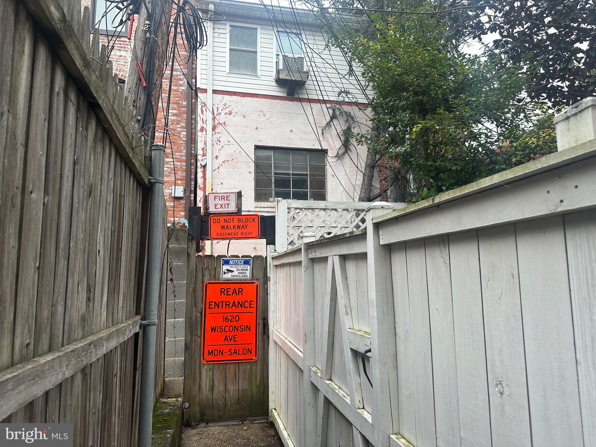 GEORGETOWN - Commercial Sale