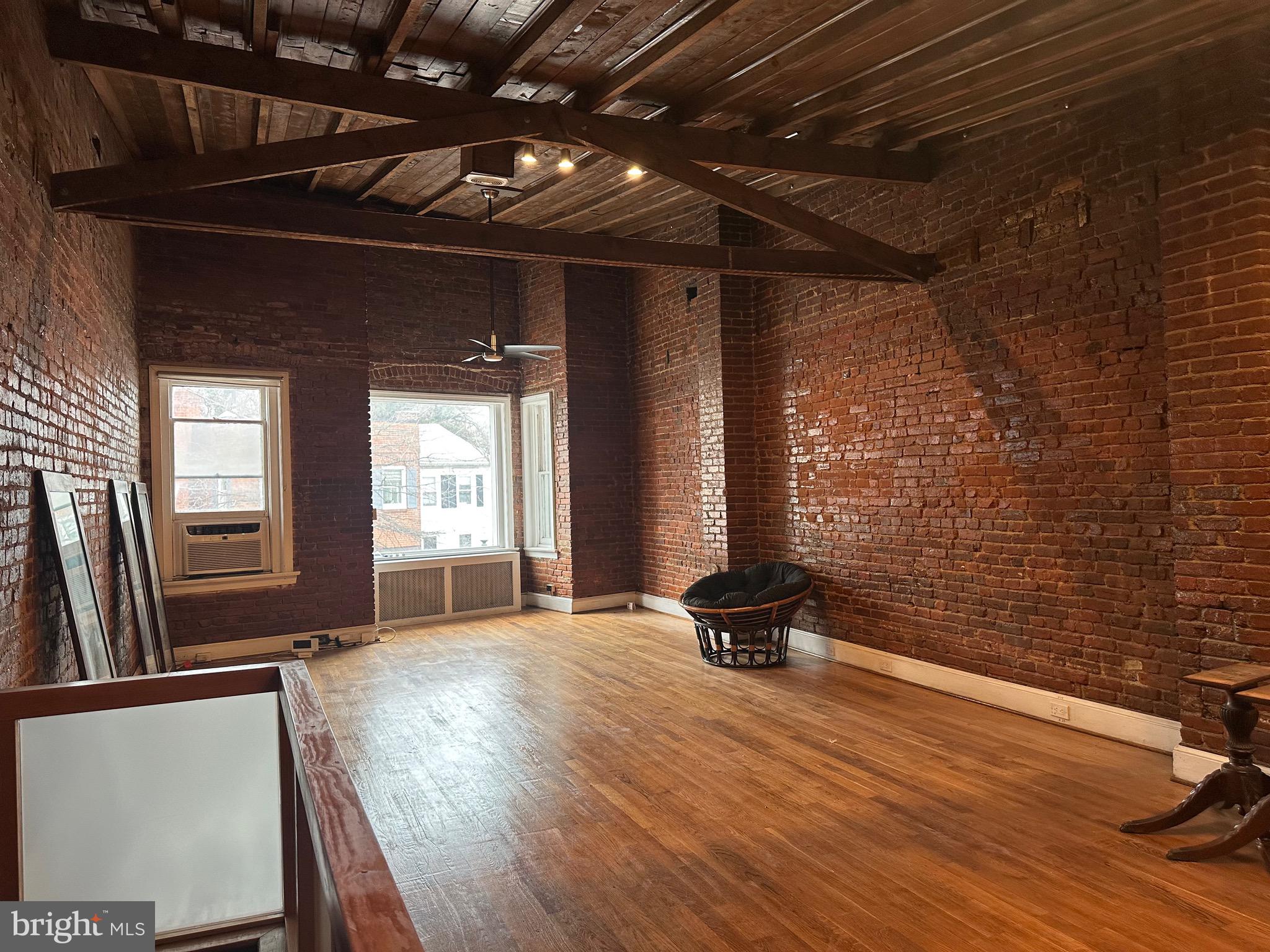 GEORGETOWN - Commercial Sale