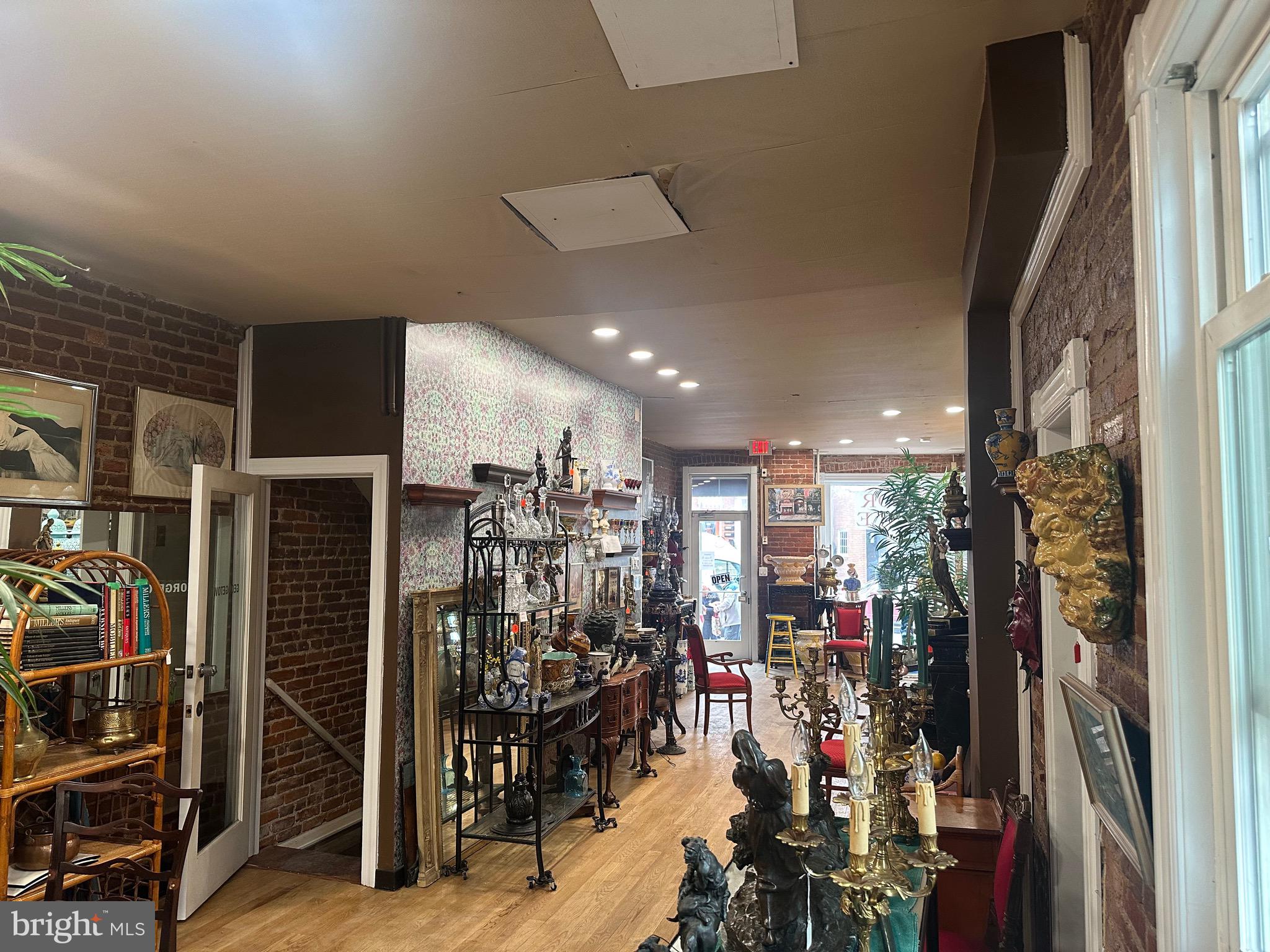 GEORGETOWN - Commercial Sale