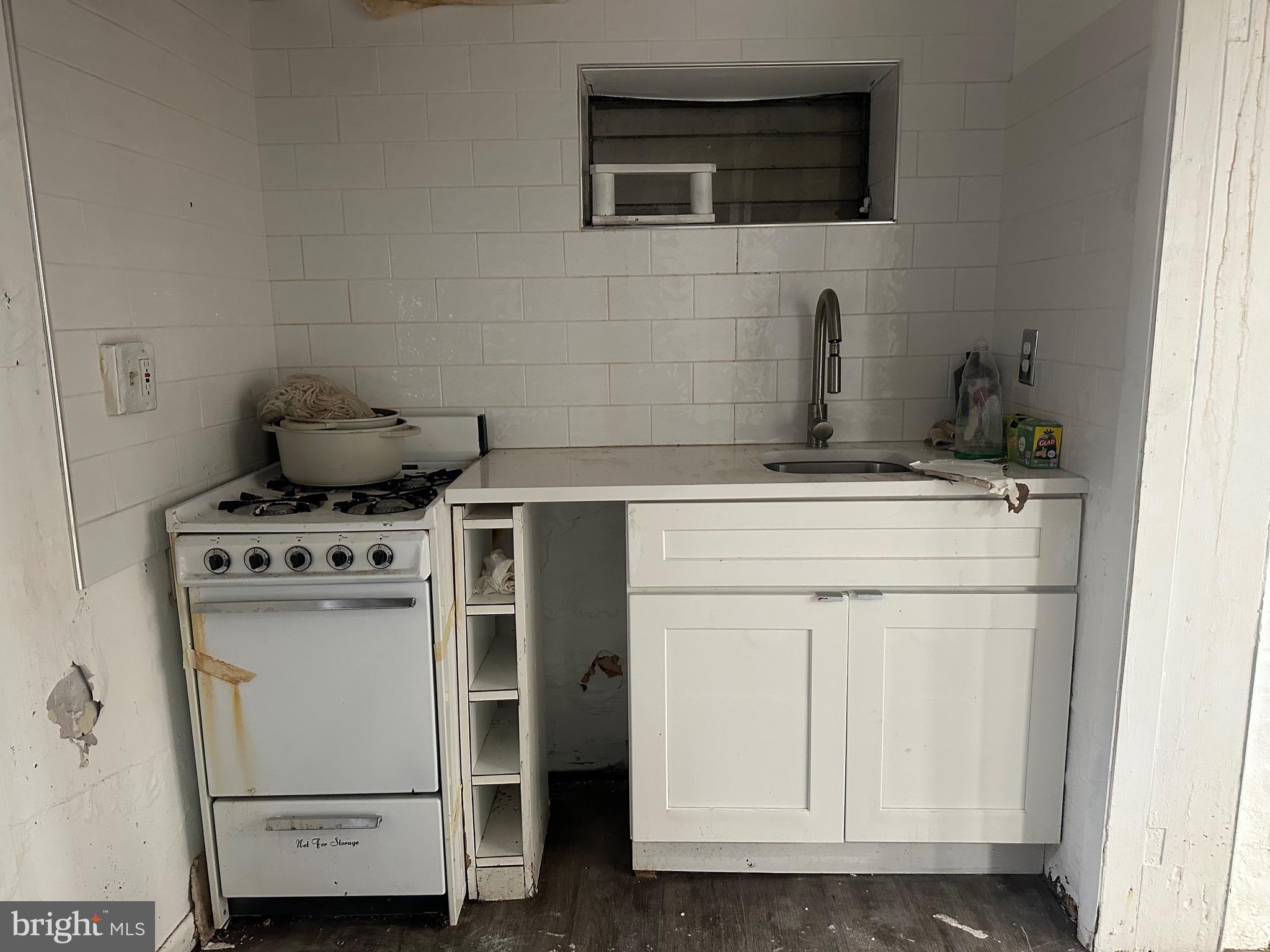 GEORGETOWN - Commercial Sale