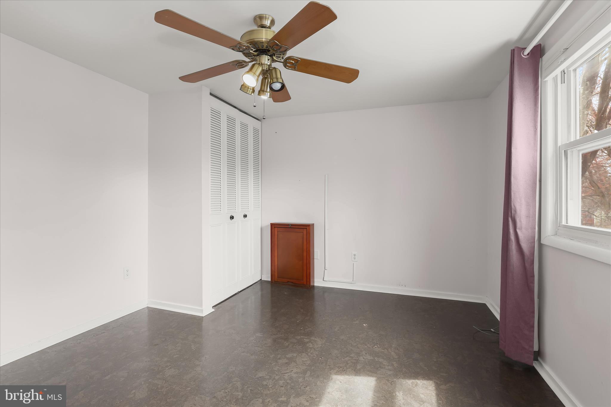 LONG REACH - Residential