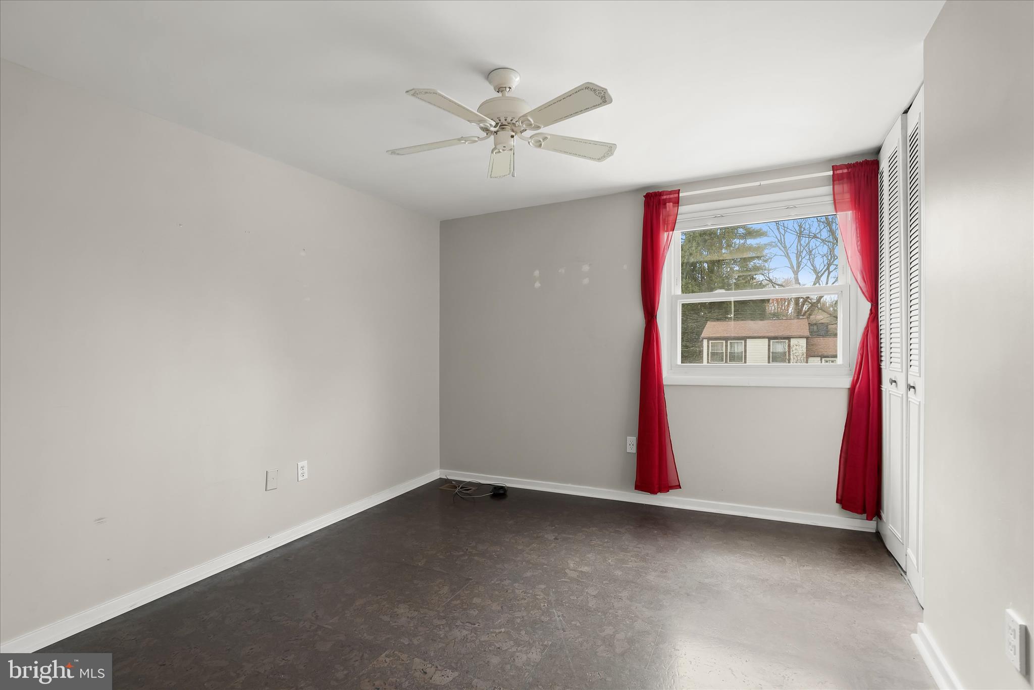 LONG REACH - Residential