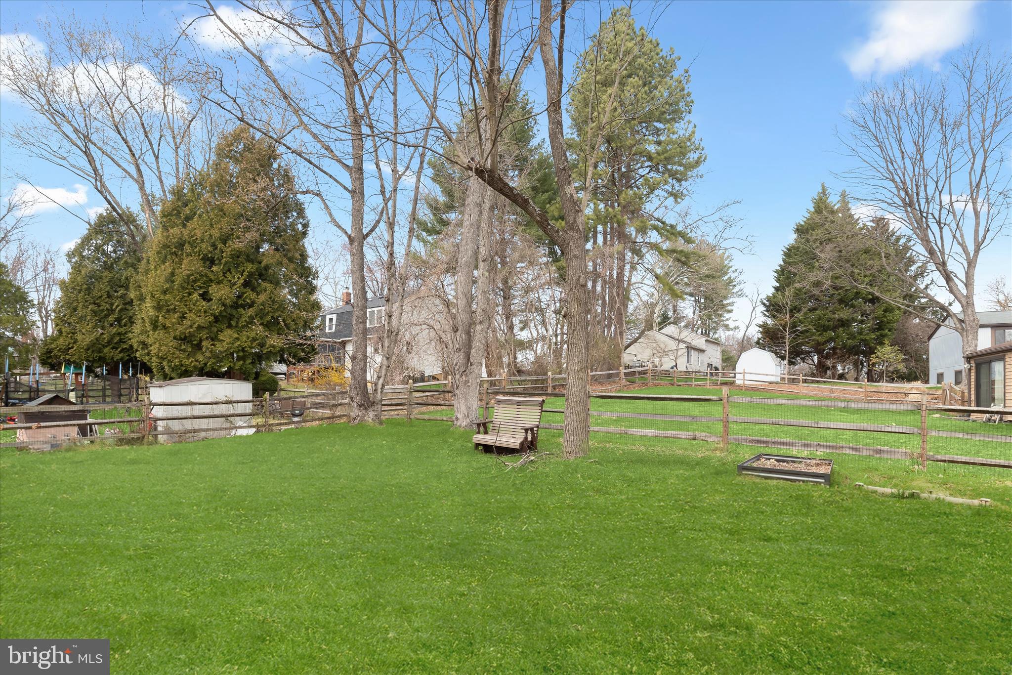 LONG REACH - Residential