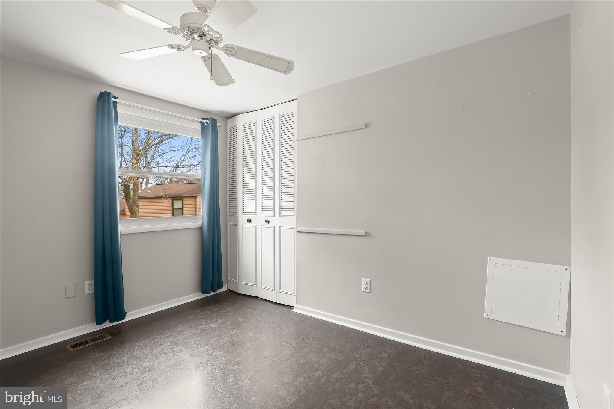 LONG REACH - Residential