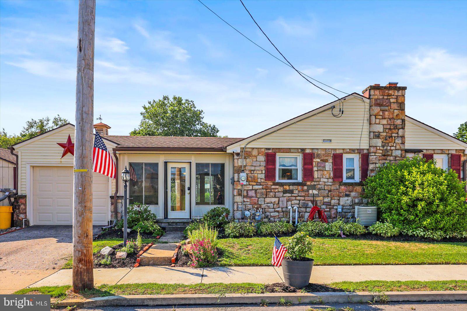 158 N GREEN STREET