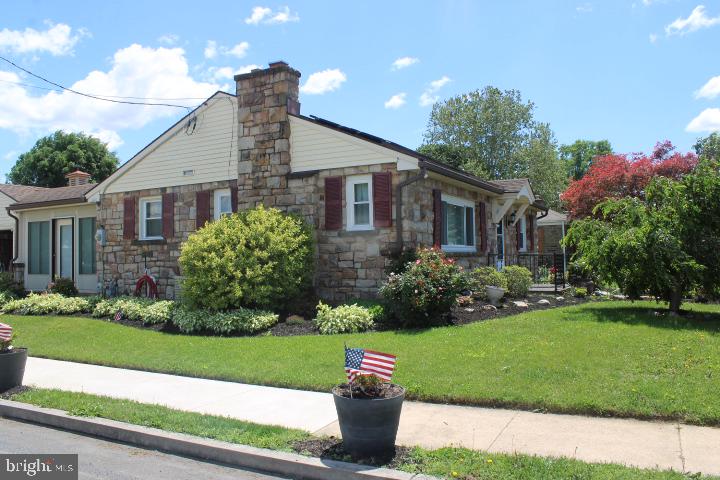 158 N GREEN STREET