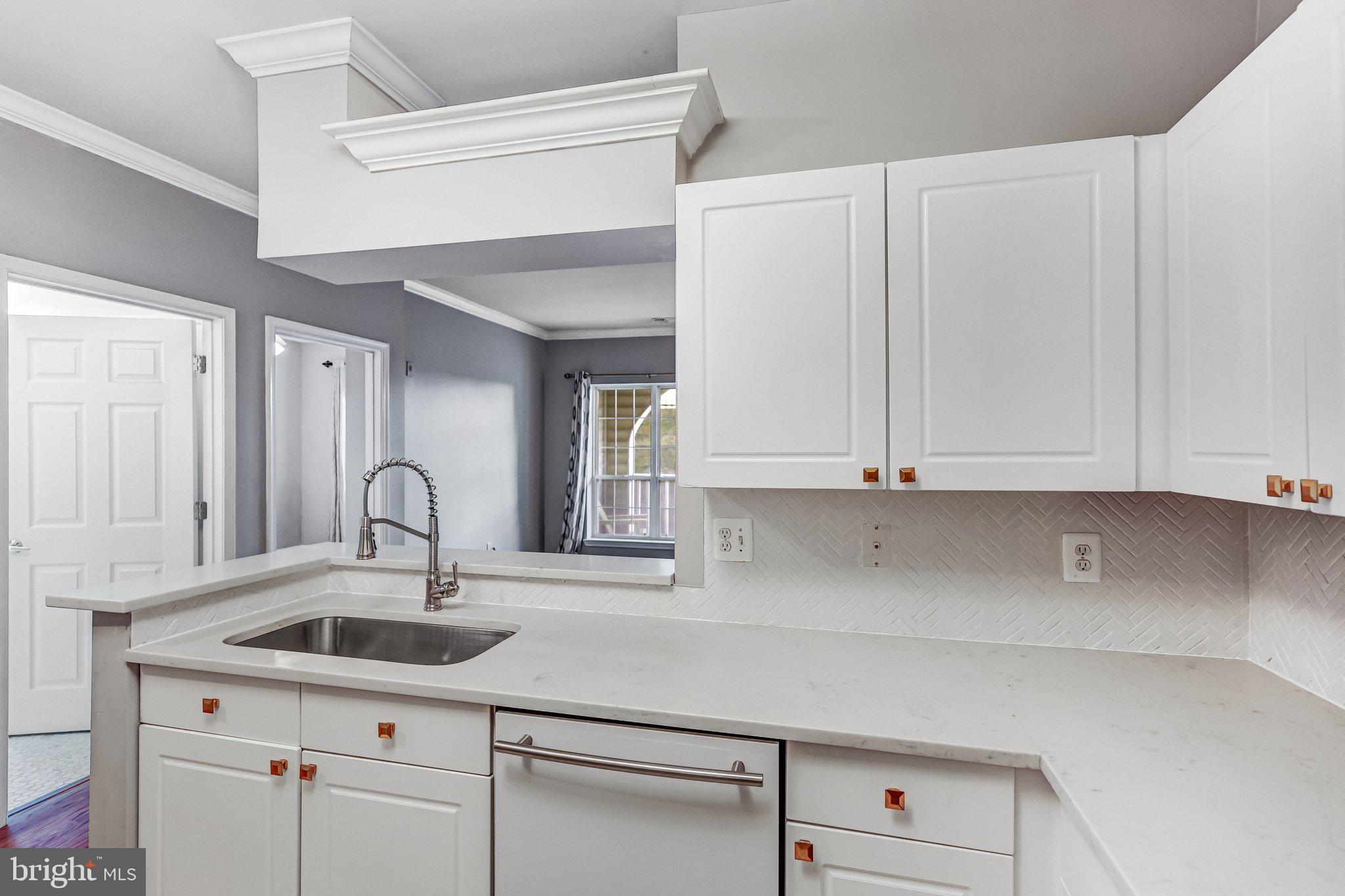 4560 STRUTFIELD LANE 1110