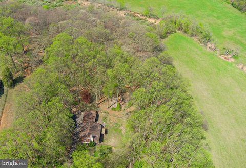 Photo of 912 Heather Lane, PHOENIXVILLE, PA 19460 (MLS # PACT2122736)