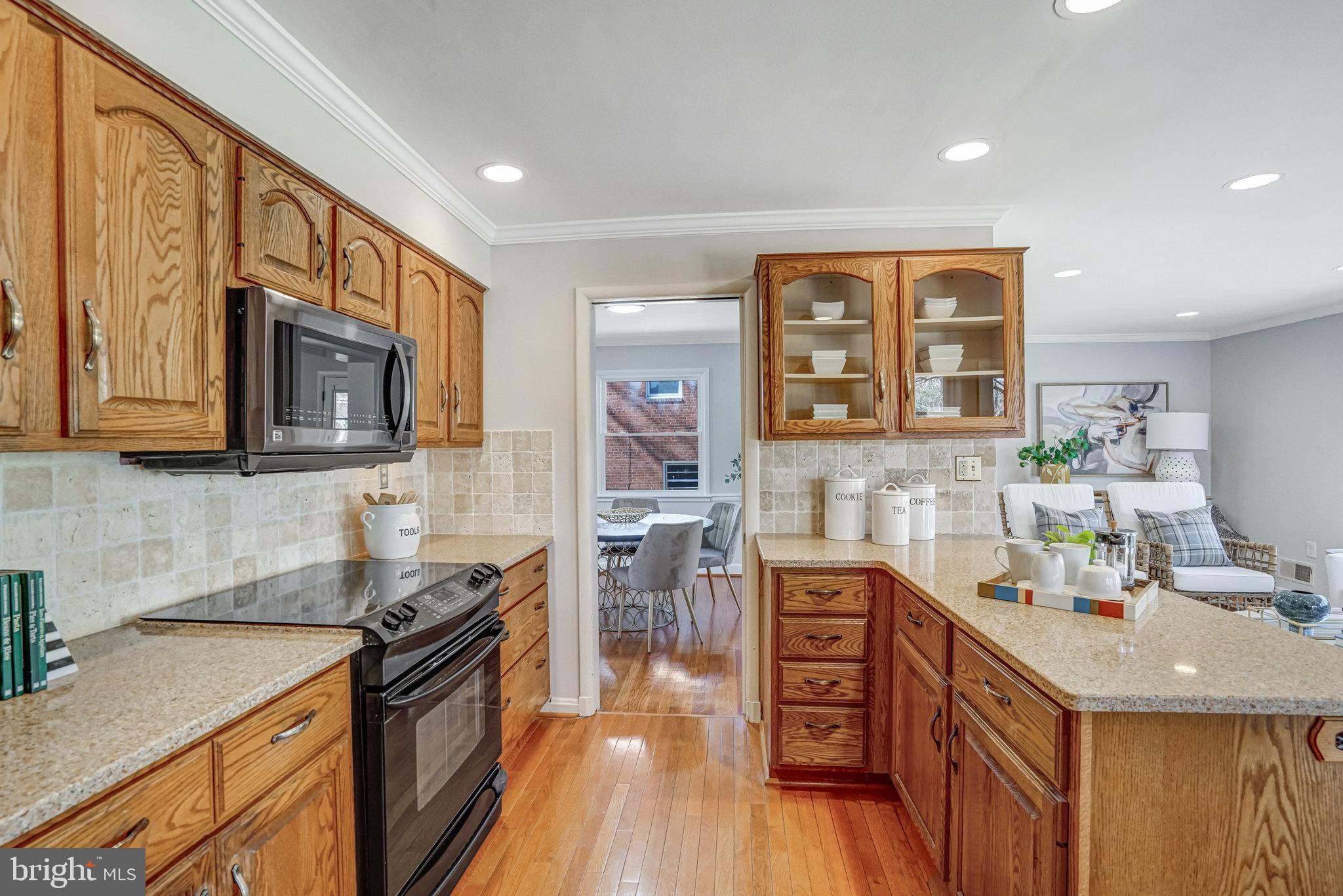 LINCOLNIA HILLS - Residential