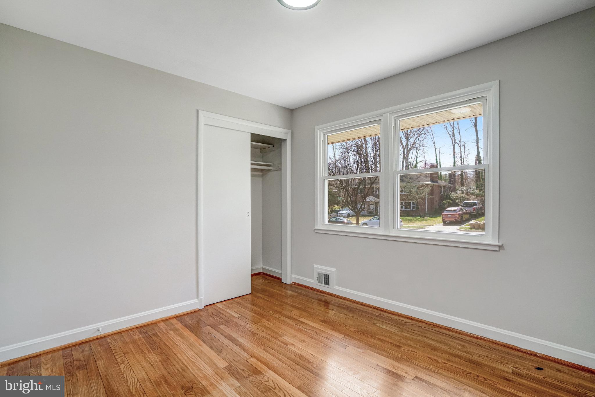 LINCOLNIA HILLS - Residential