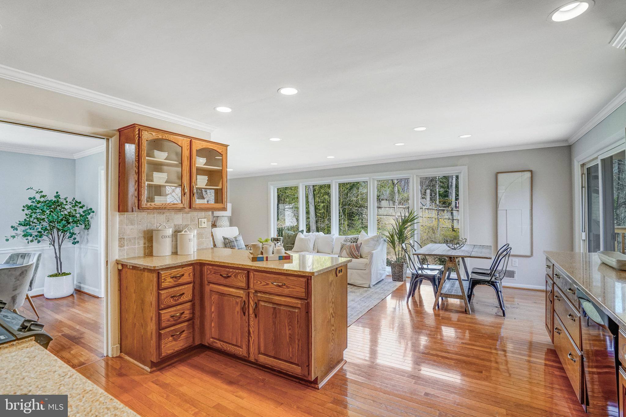 LINCOLNIA HILLS - Residential