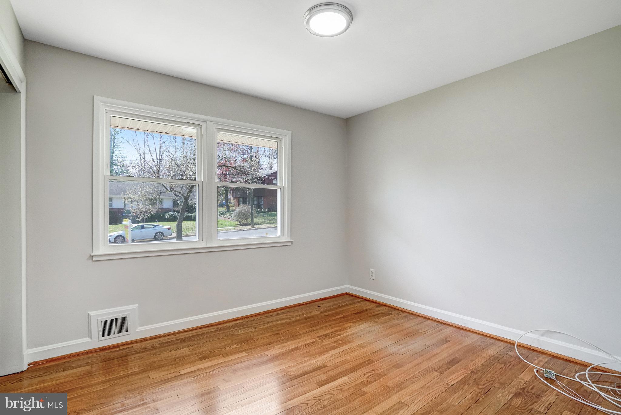 LINCOLNIA HILLS - Residential