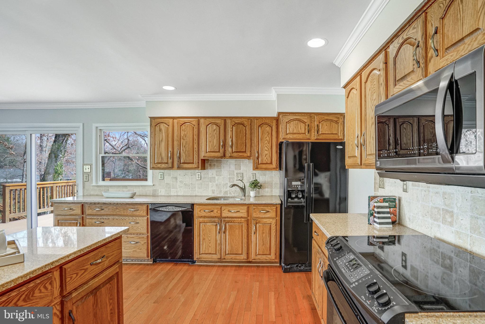 LINCOLNIA HILLS - Residential