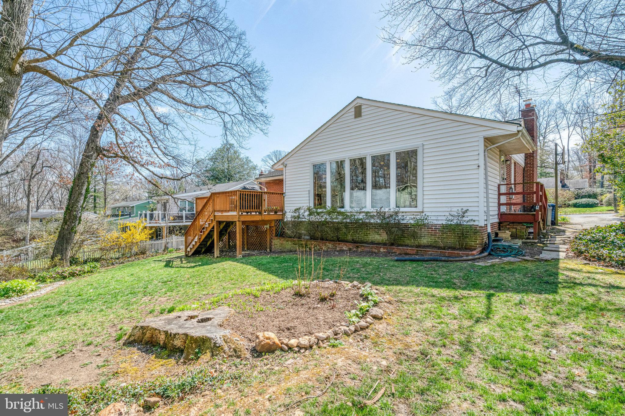 LINCOLNIA HILLS - Residential