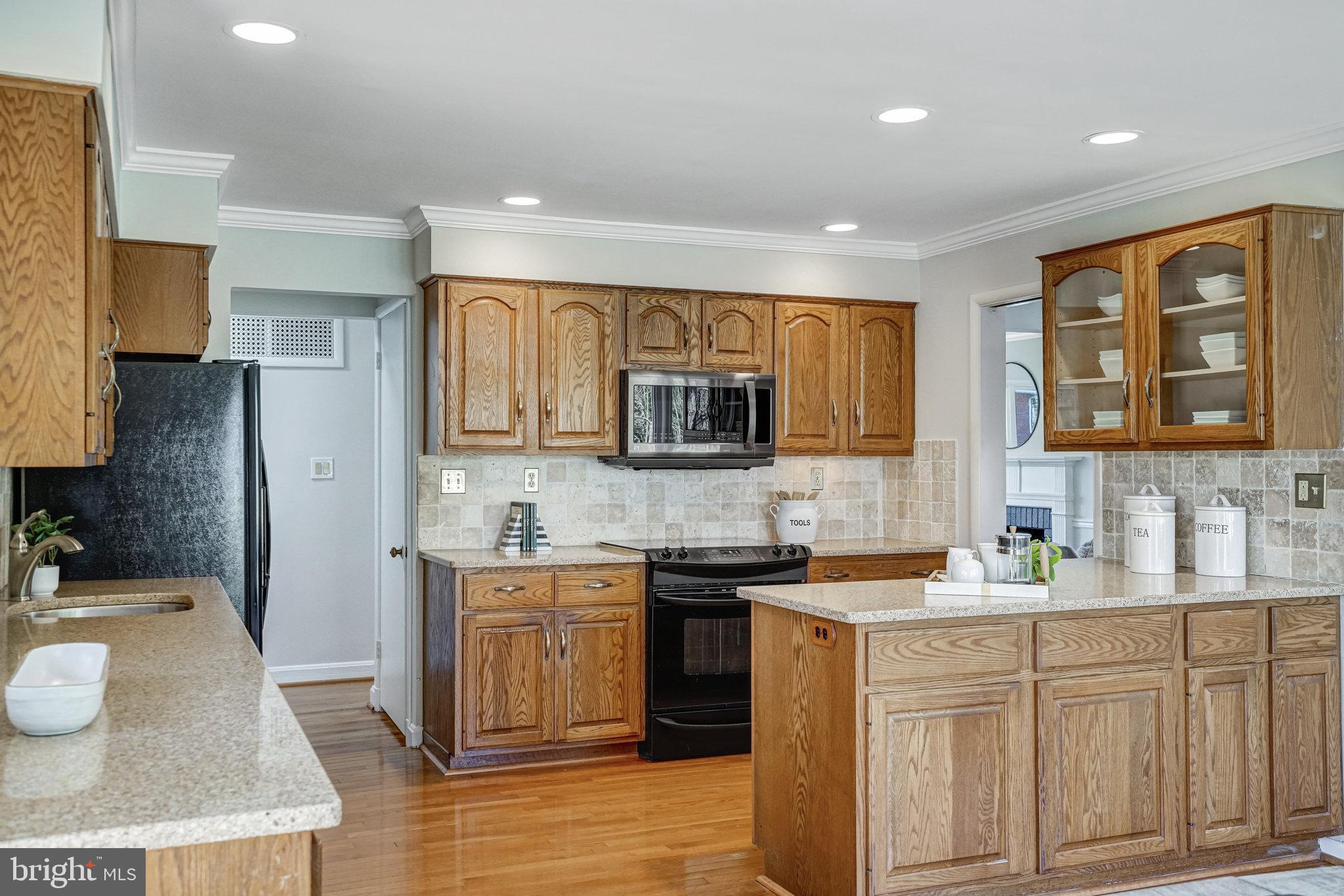 LINCOLNIA HILLS - Residential