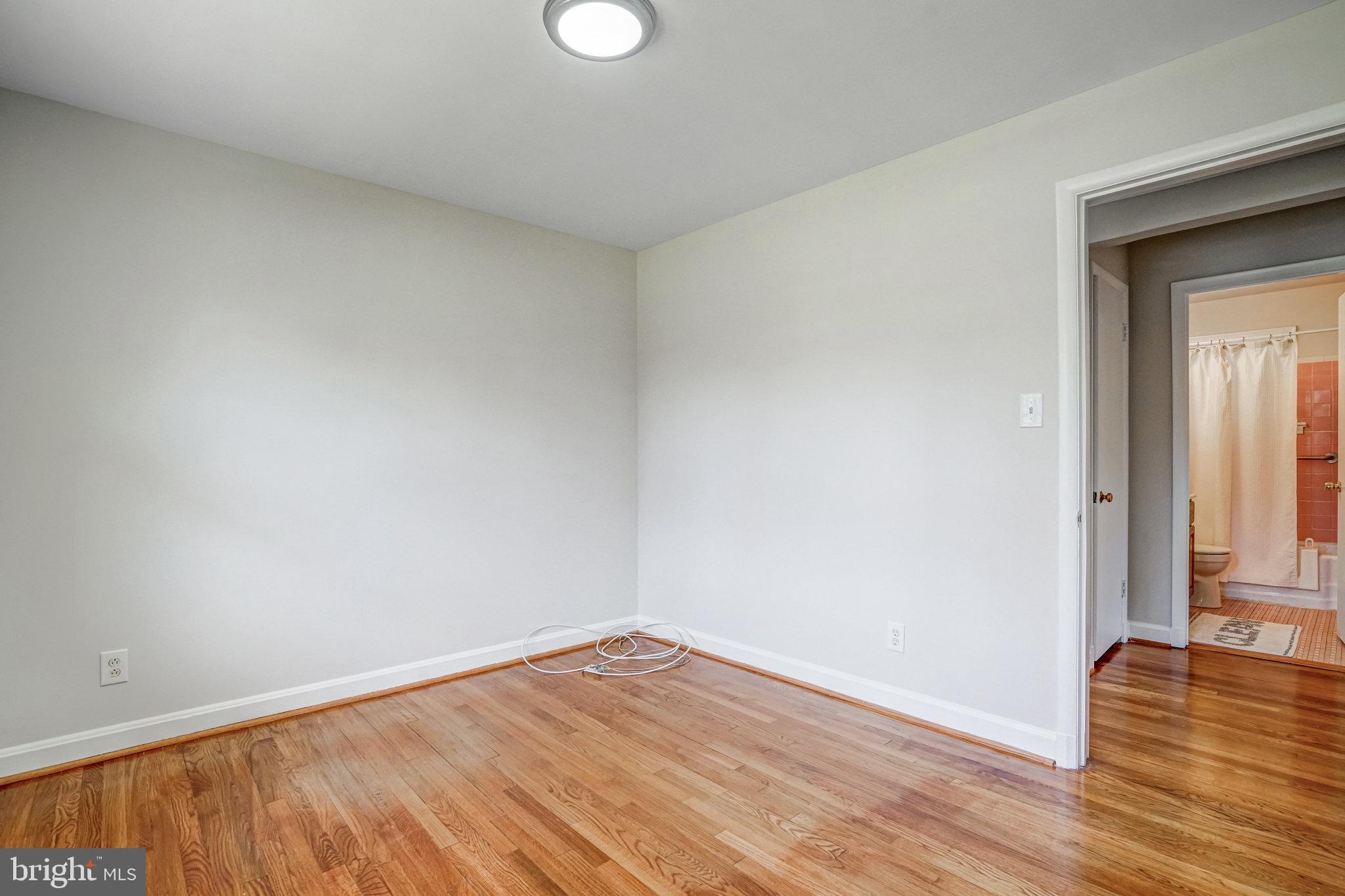 LINCOLNIA HILLS - Residential