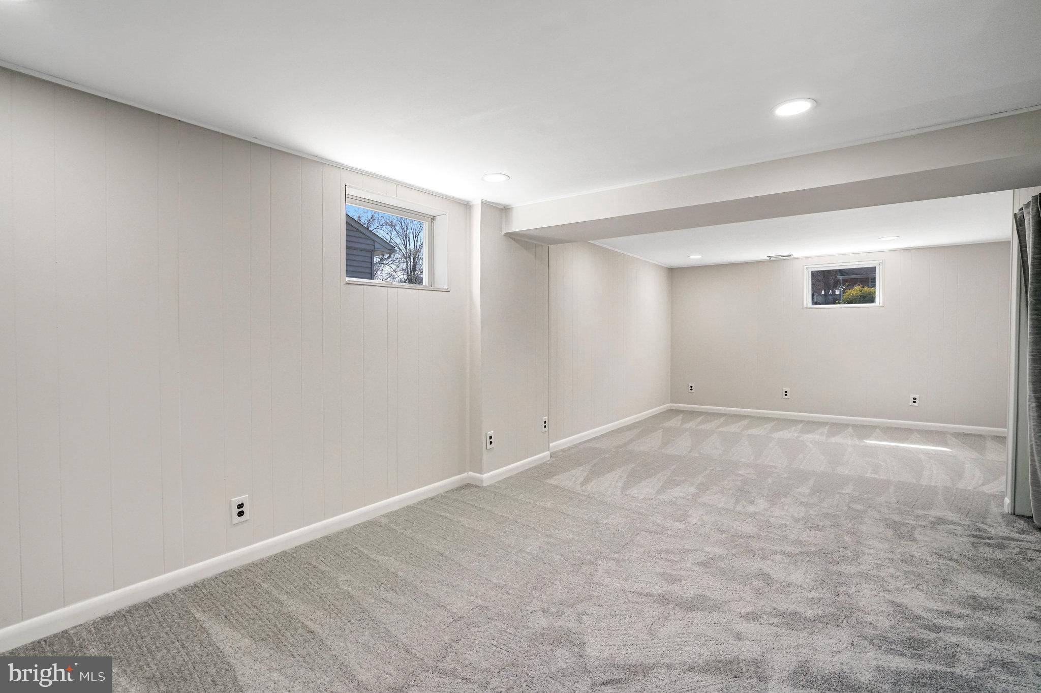 LINCOLNIA HILLS - Residential