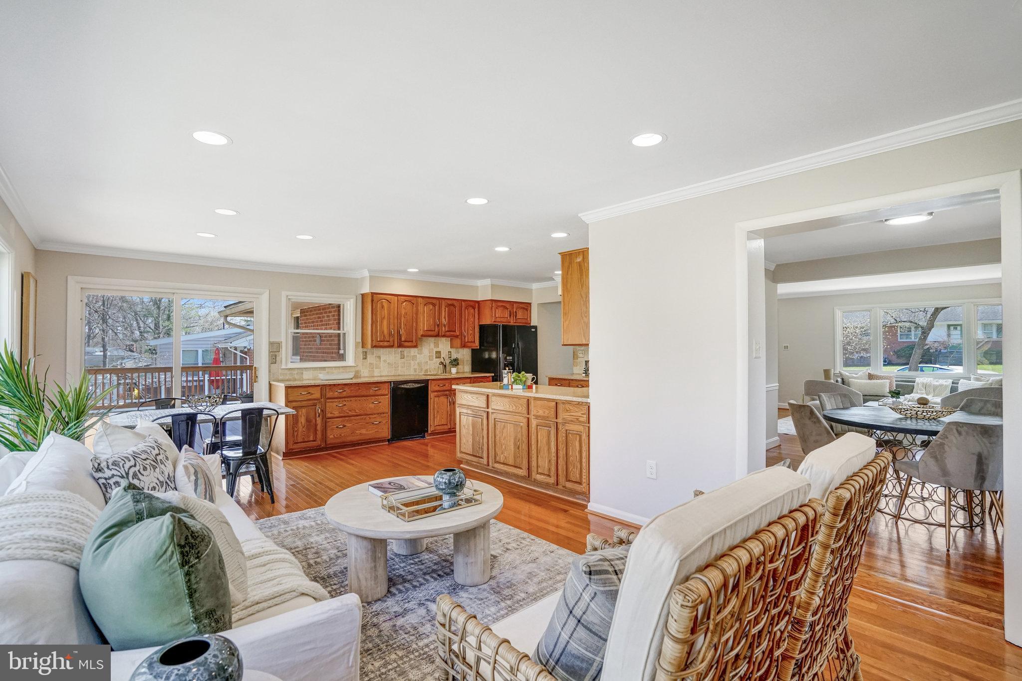 LINCOLNIA HILLS - Residential