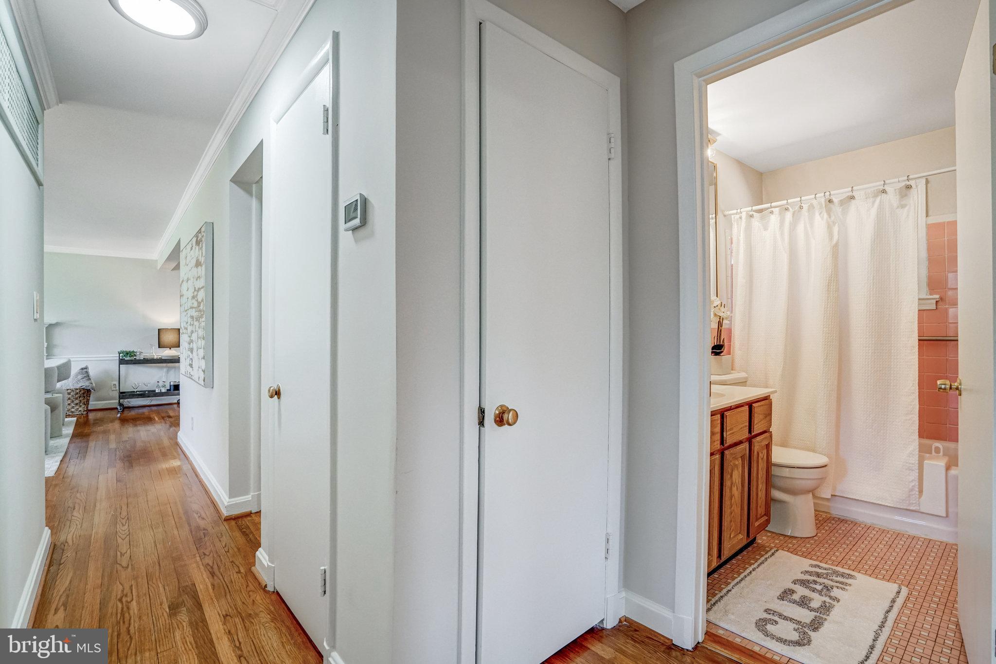 LINCOLNIA HILLS - Residential