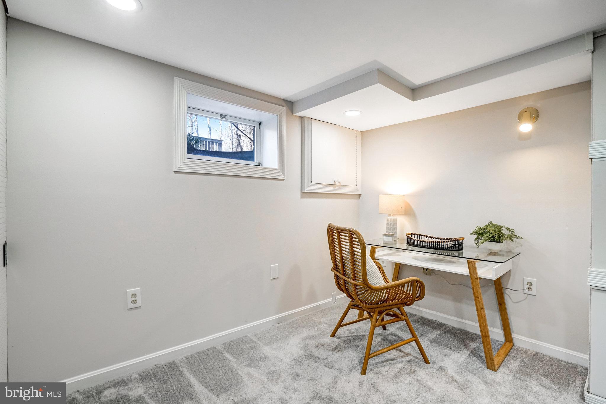 LINCOLNIA HILLS - Residential