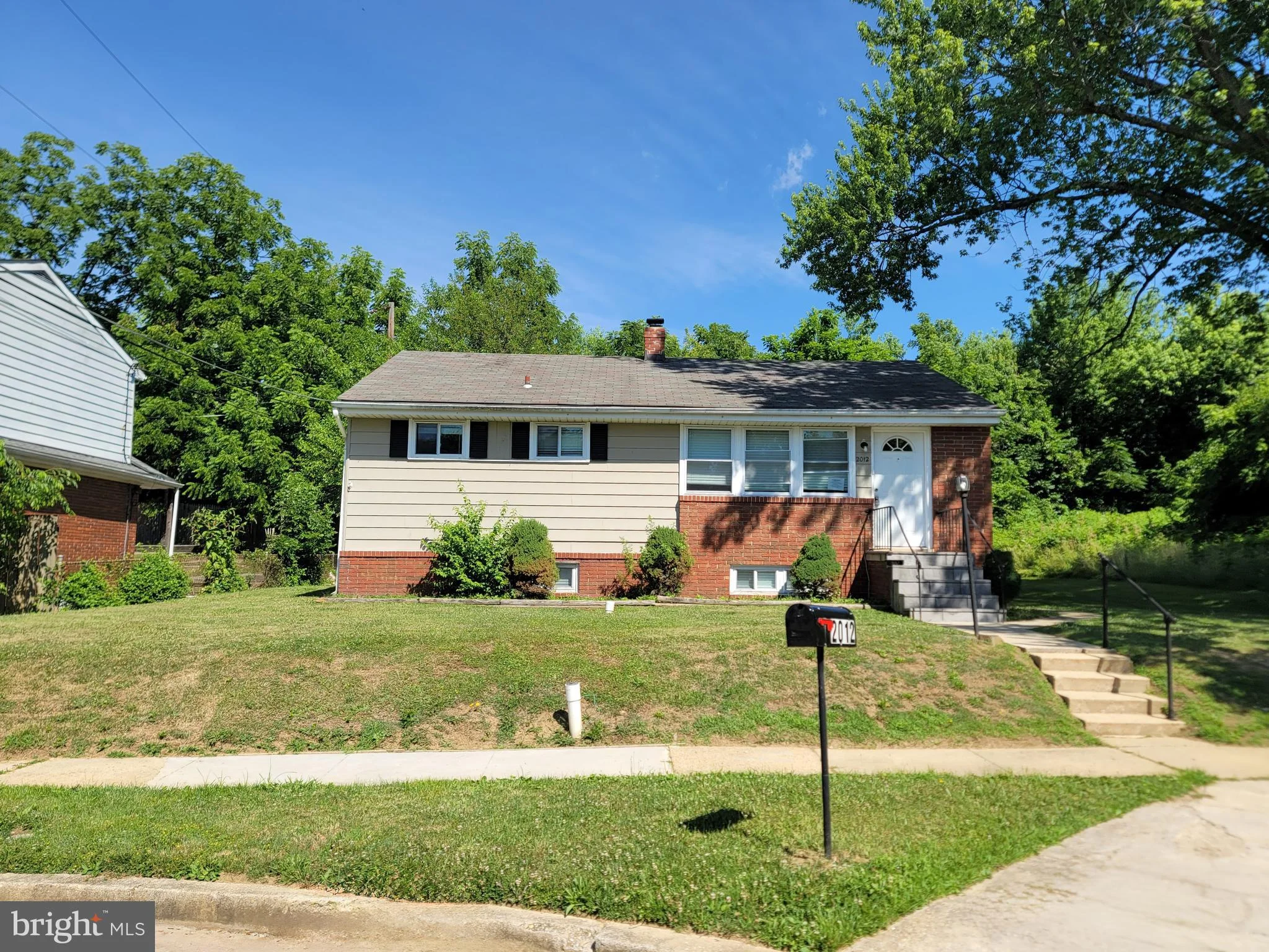 2012 Royal Garden Drive