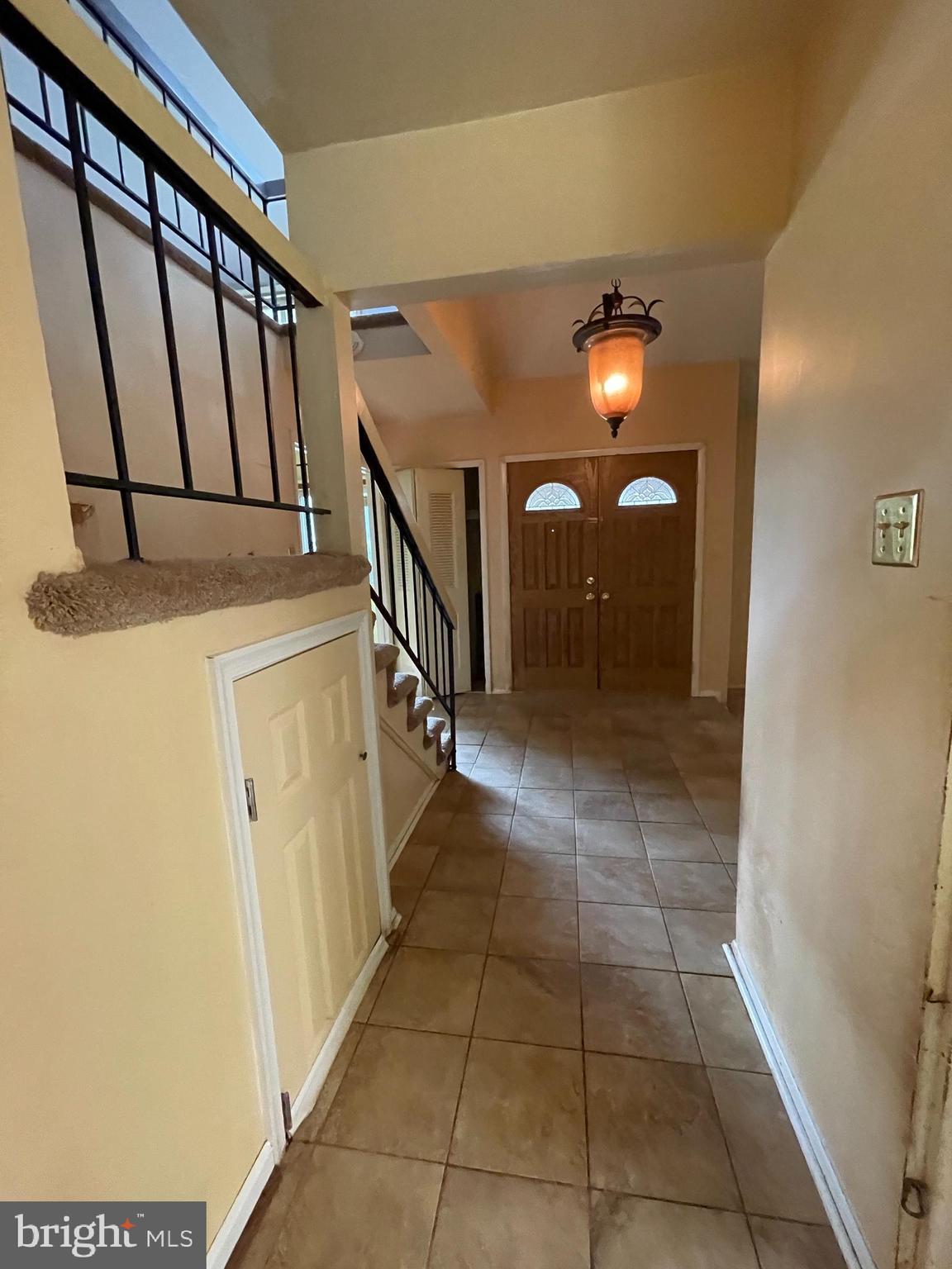 229 W MEADOWLAND LANE W