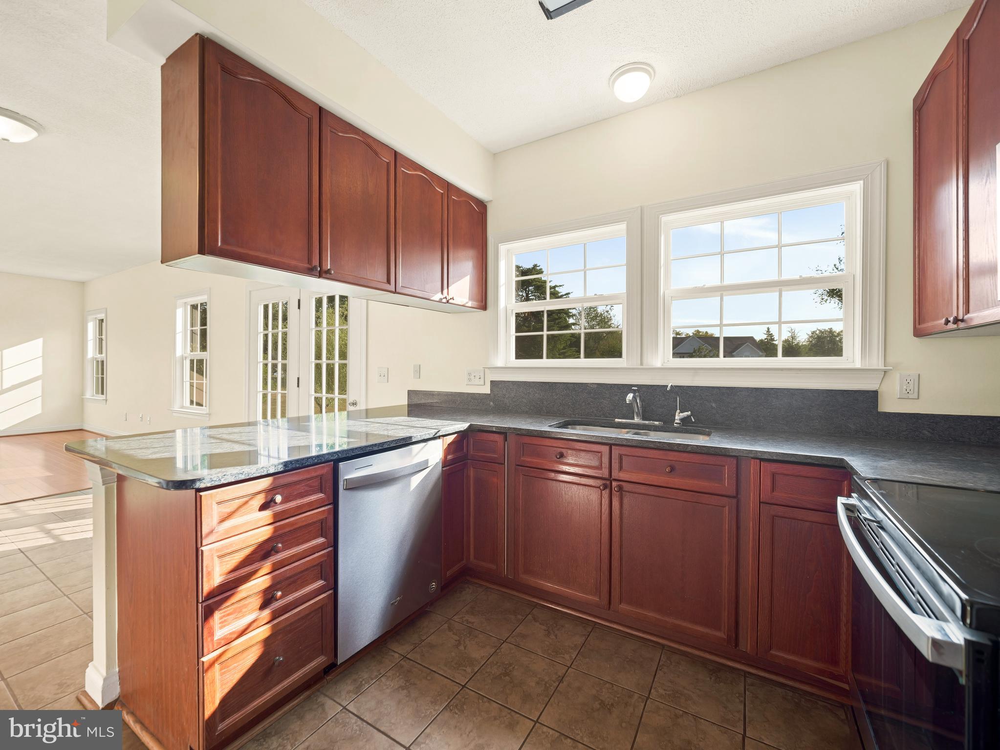 RIVERSIDE ON THE POTOMAC - Residential