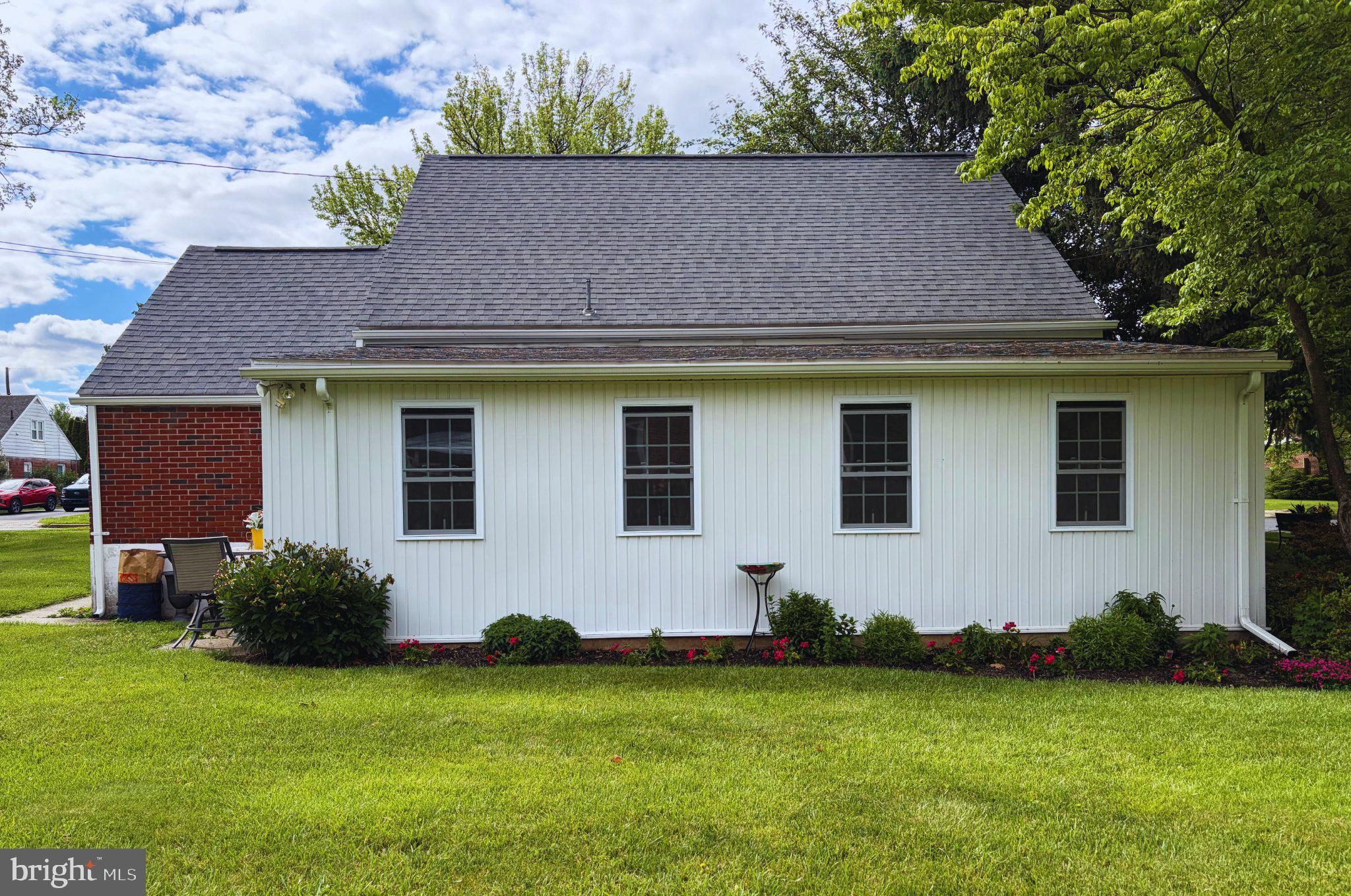 25 VALLEY ROAD