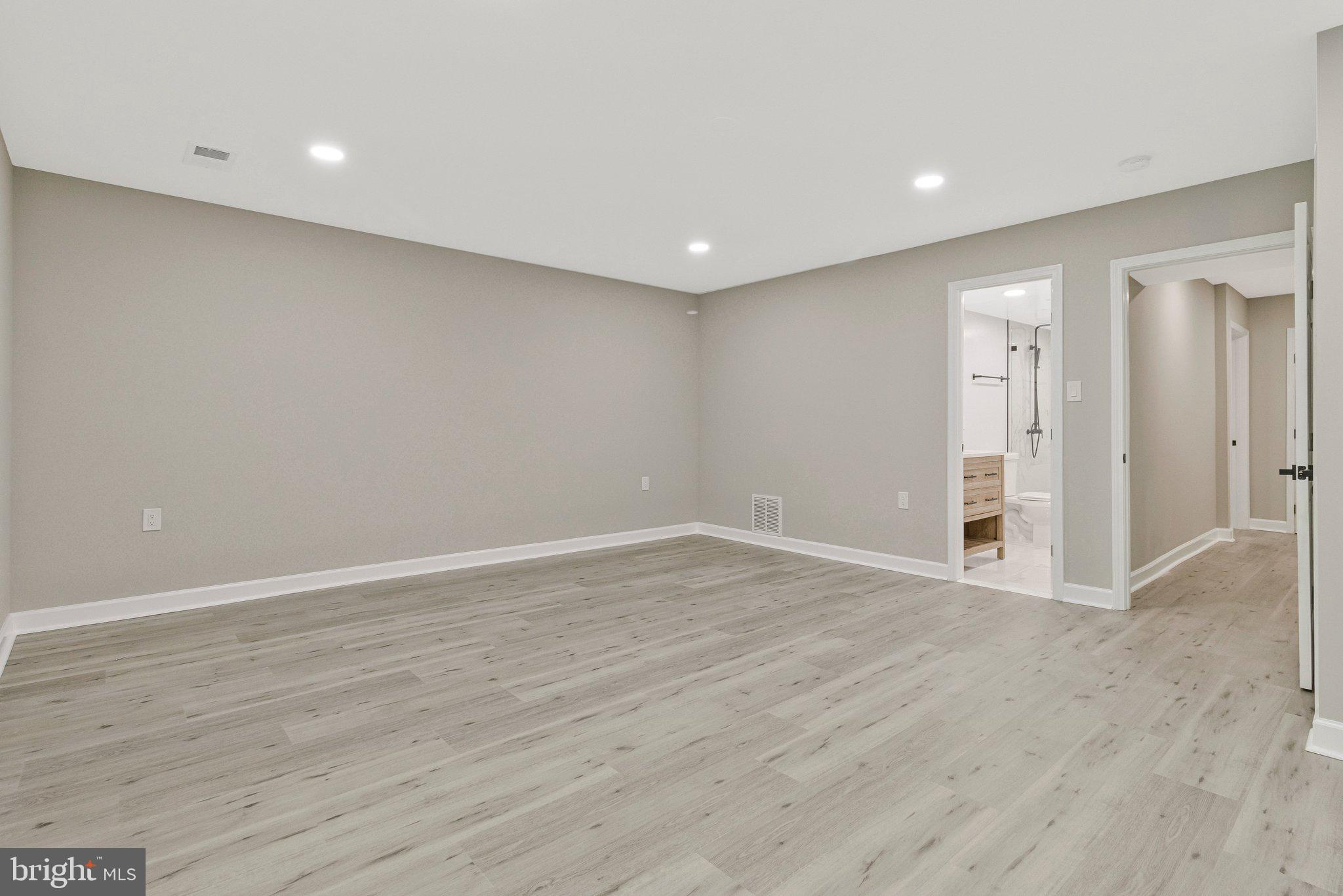 SPRINGFIELD VILLAGE - Residential