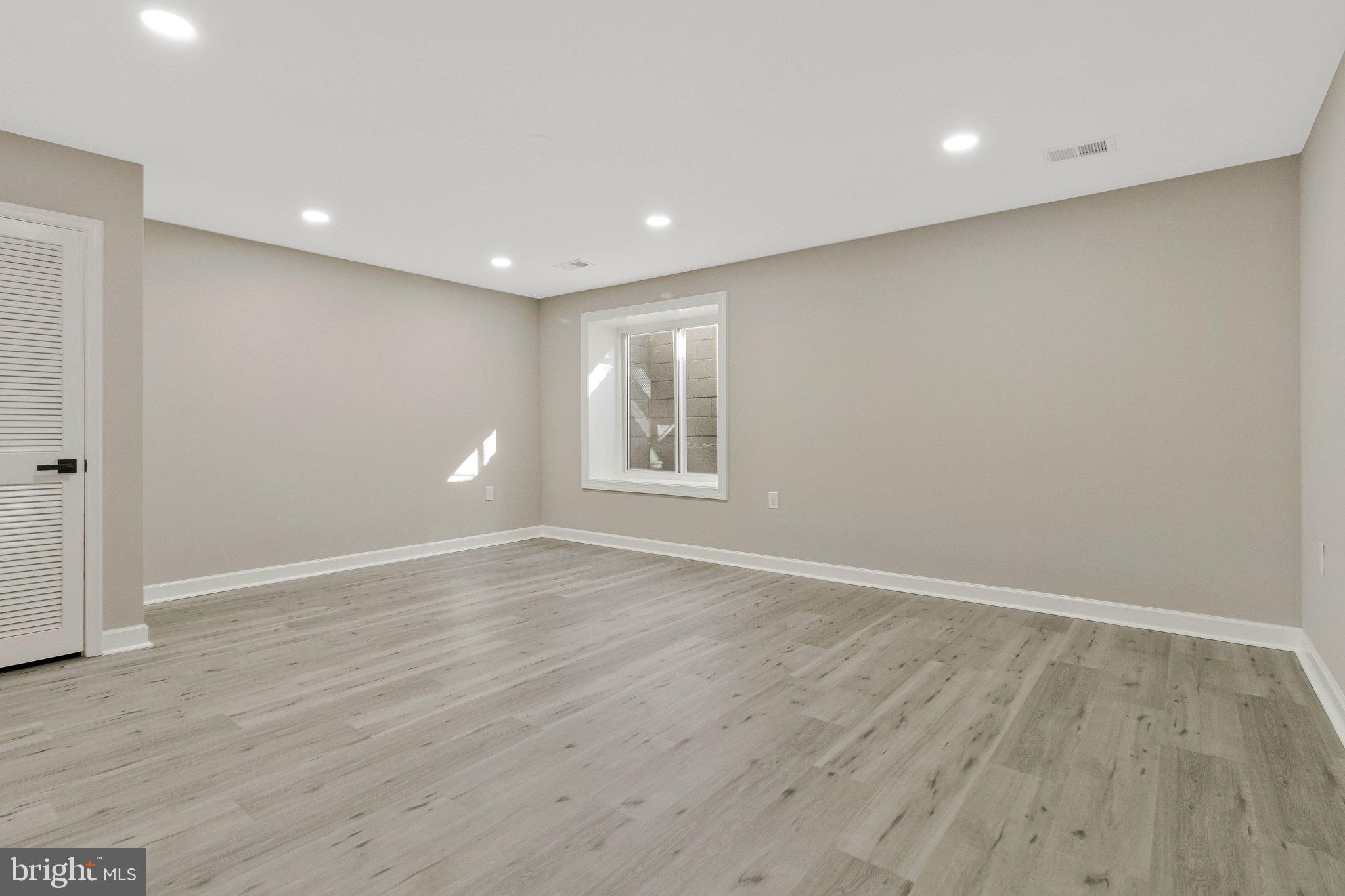 SPRINGFIELD VILLAGE - Residential