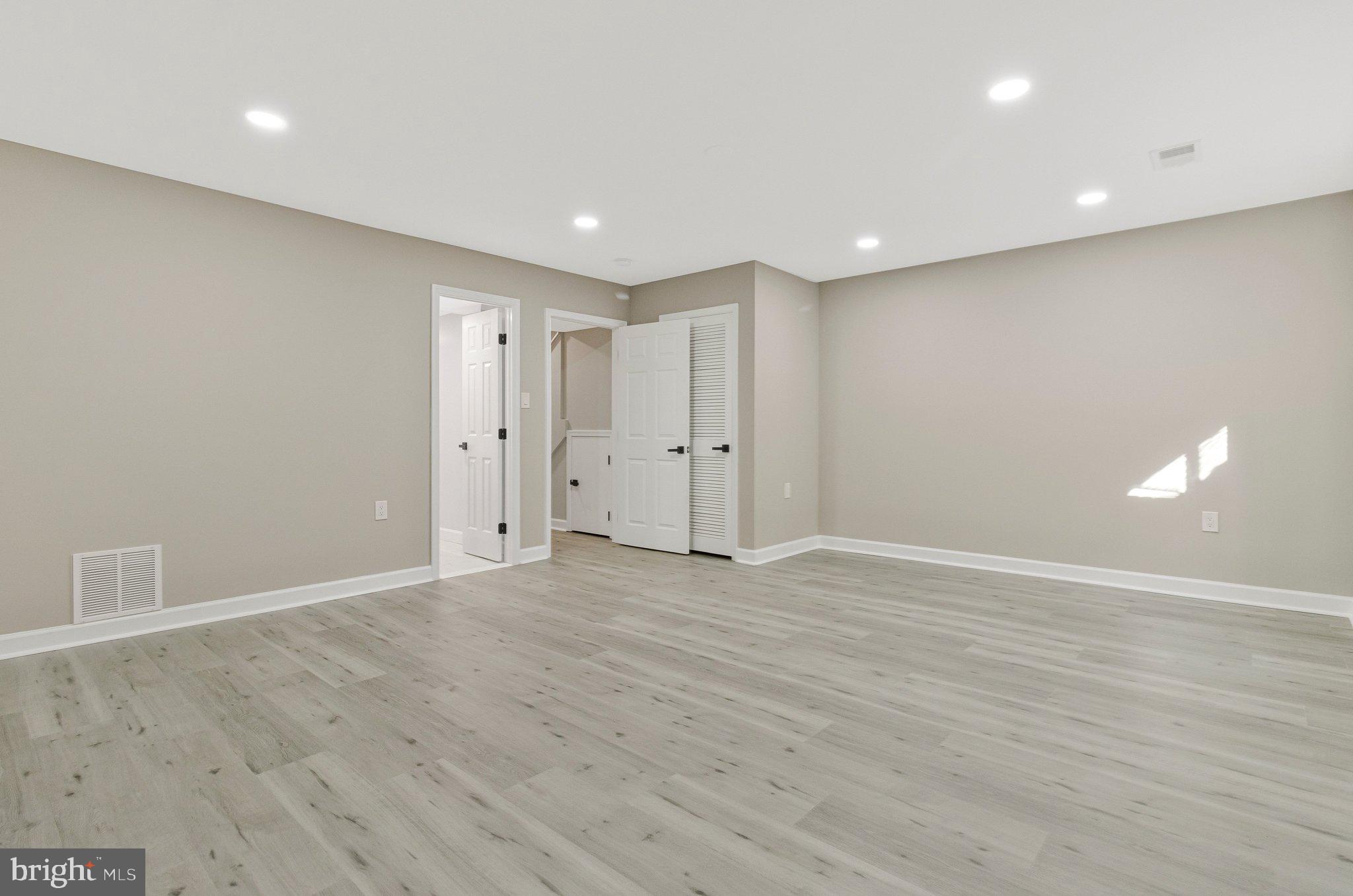 SPRINGFIELD VILLAGE - Residential