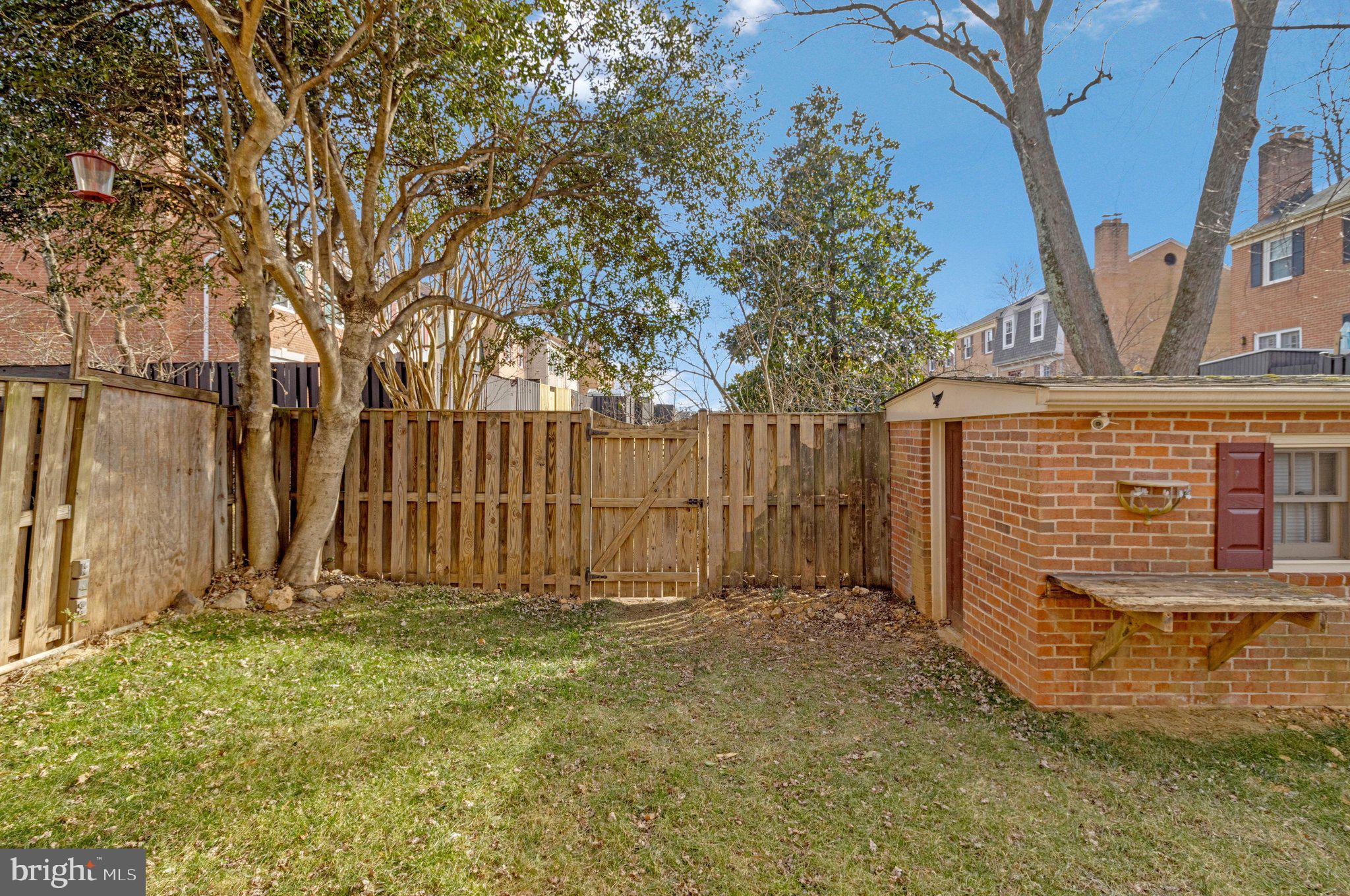 SPRINGFIELD VILLAGE - Residential