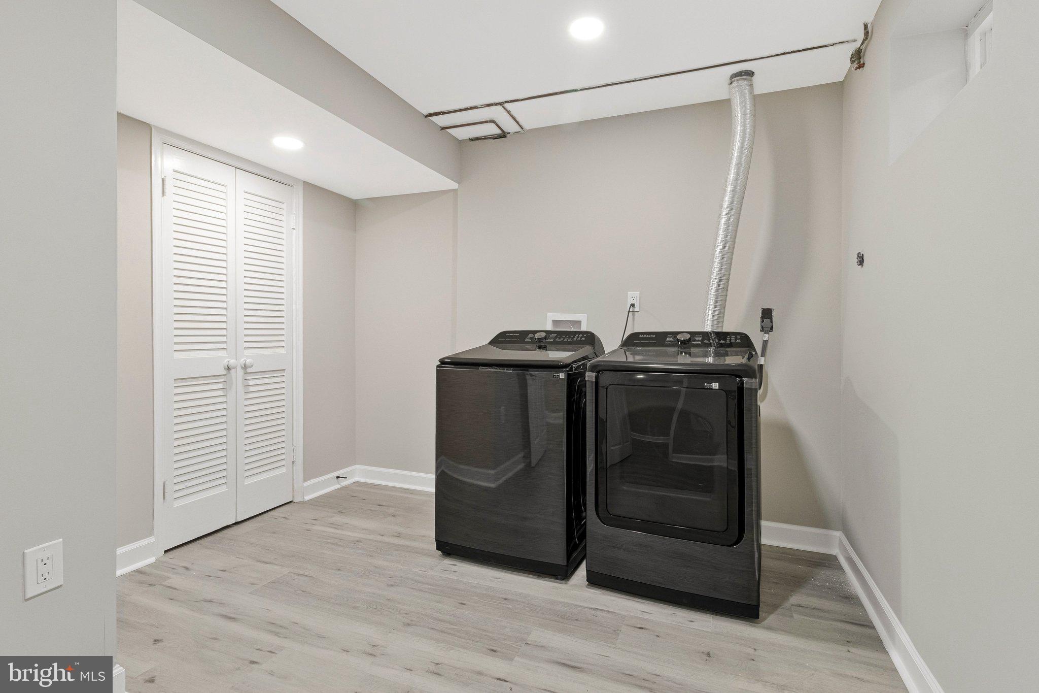 SPRINGFIELD VILLAGE - Residential